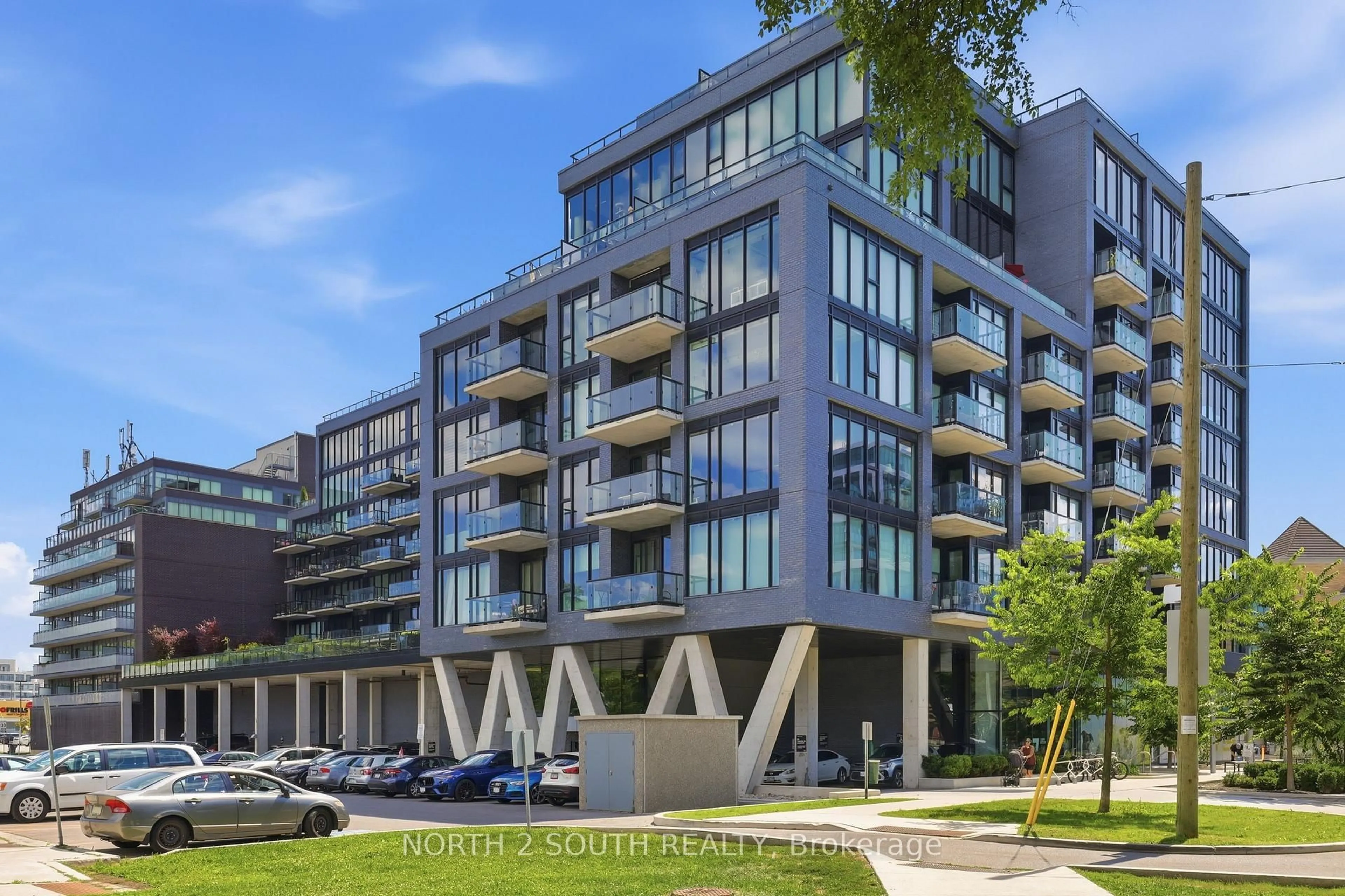 Unknown for 7 Smith Cres #717, Toronto Ontario M8Z 0G3