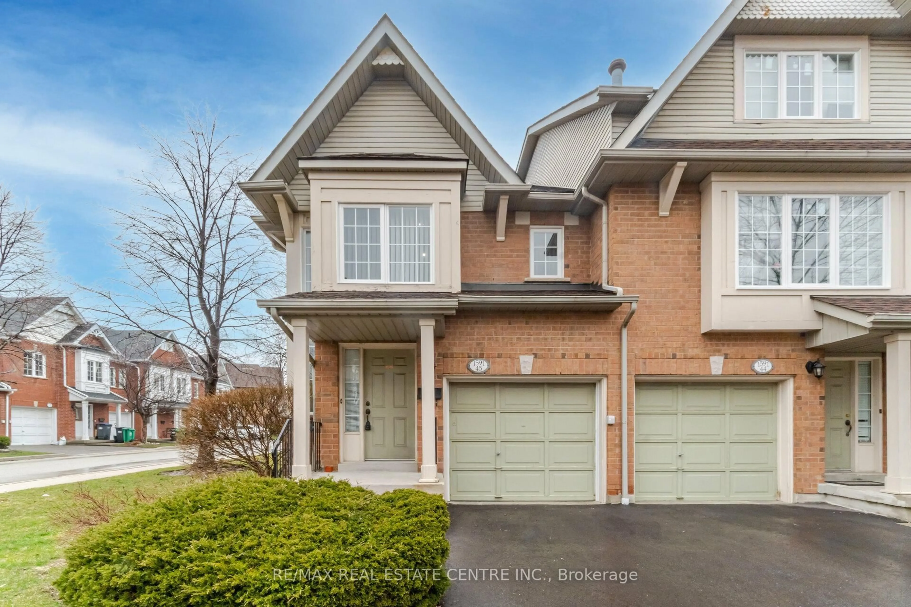 Home with brick exterior material, street for 1591 South Parade Crt #45, Mississauga Ontario L5M 6G1