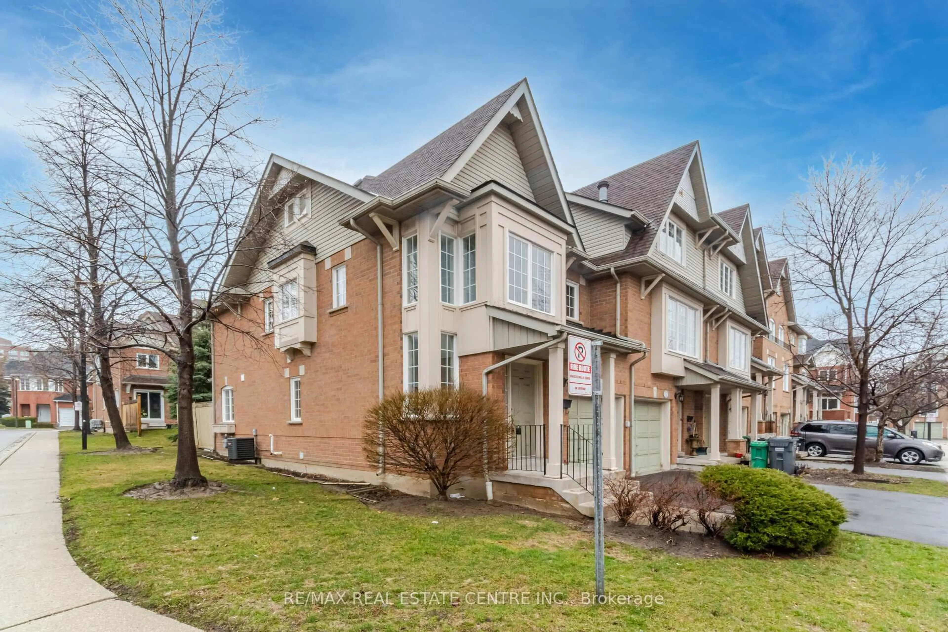Home with brick exterior material, street for 1591 South Parade Crt #45, Mississauga Ontario L5M 6G1