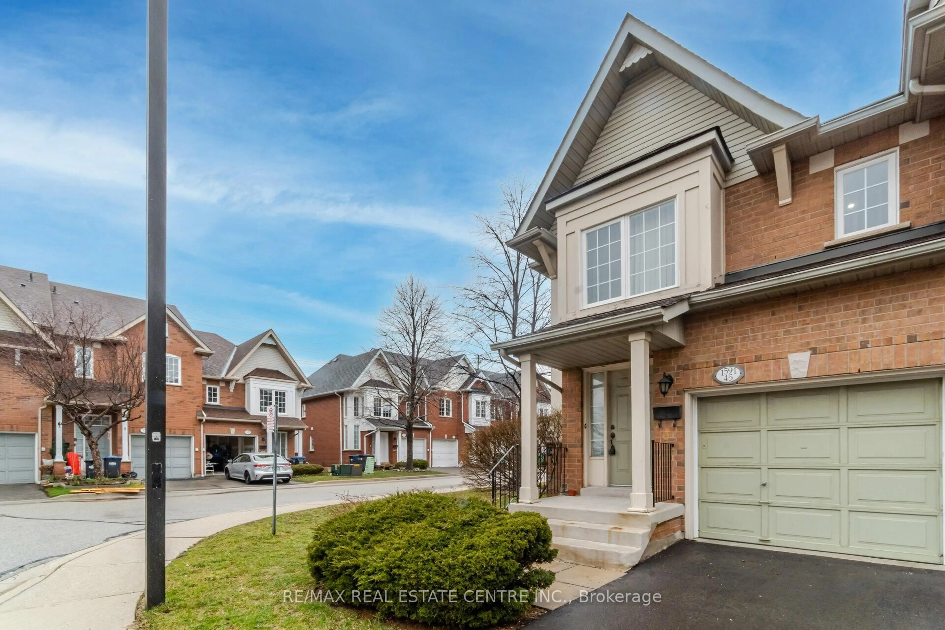 Home with brick exterior material, street for 1591 South Parade Crt #45, Mississauga Ontario L5M 6G1