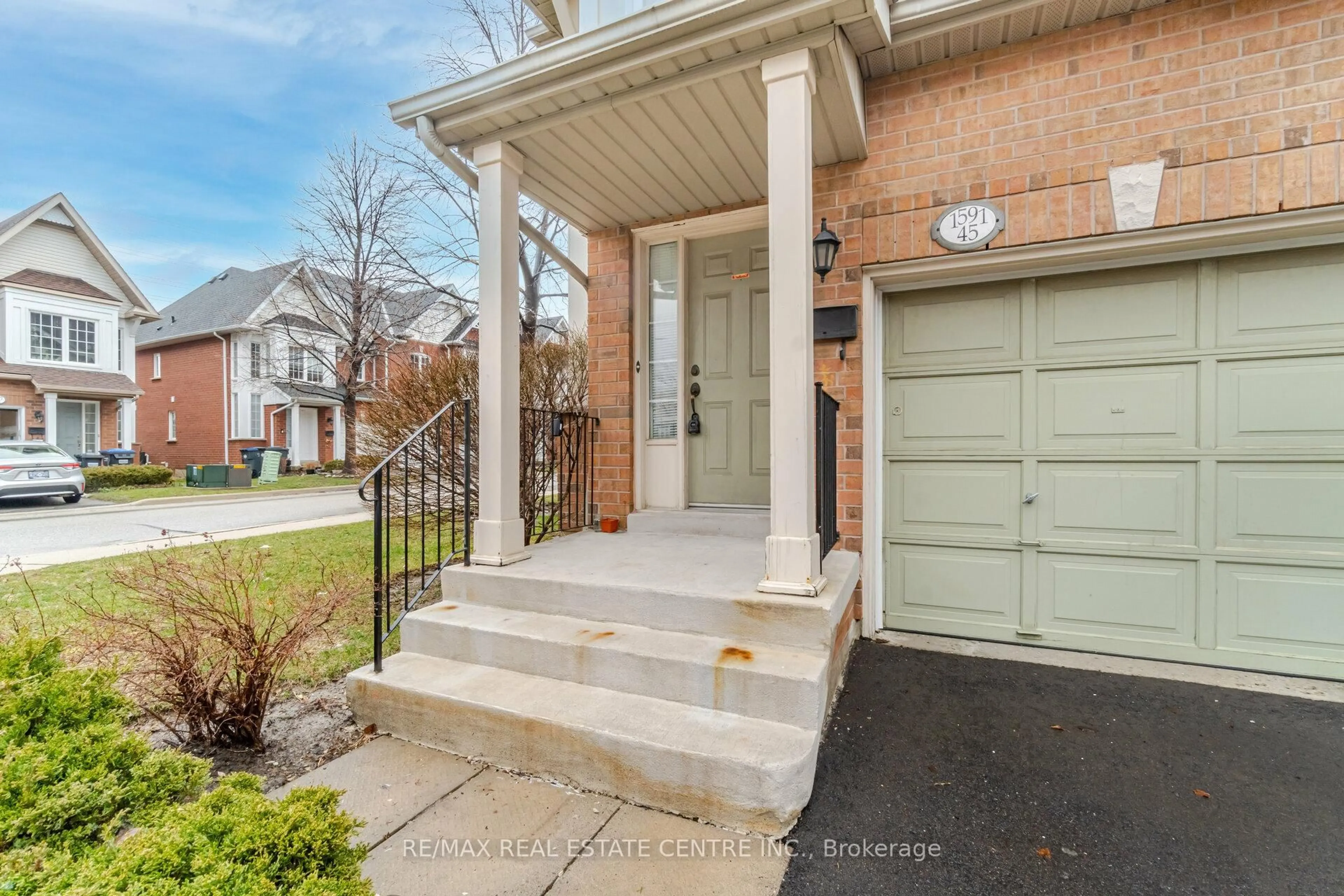 Home with brick exterior material, street for 1591 South Parade Crt #45, Mississauga Ontario L5M 6G1