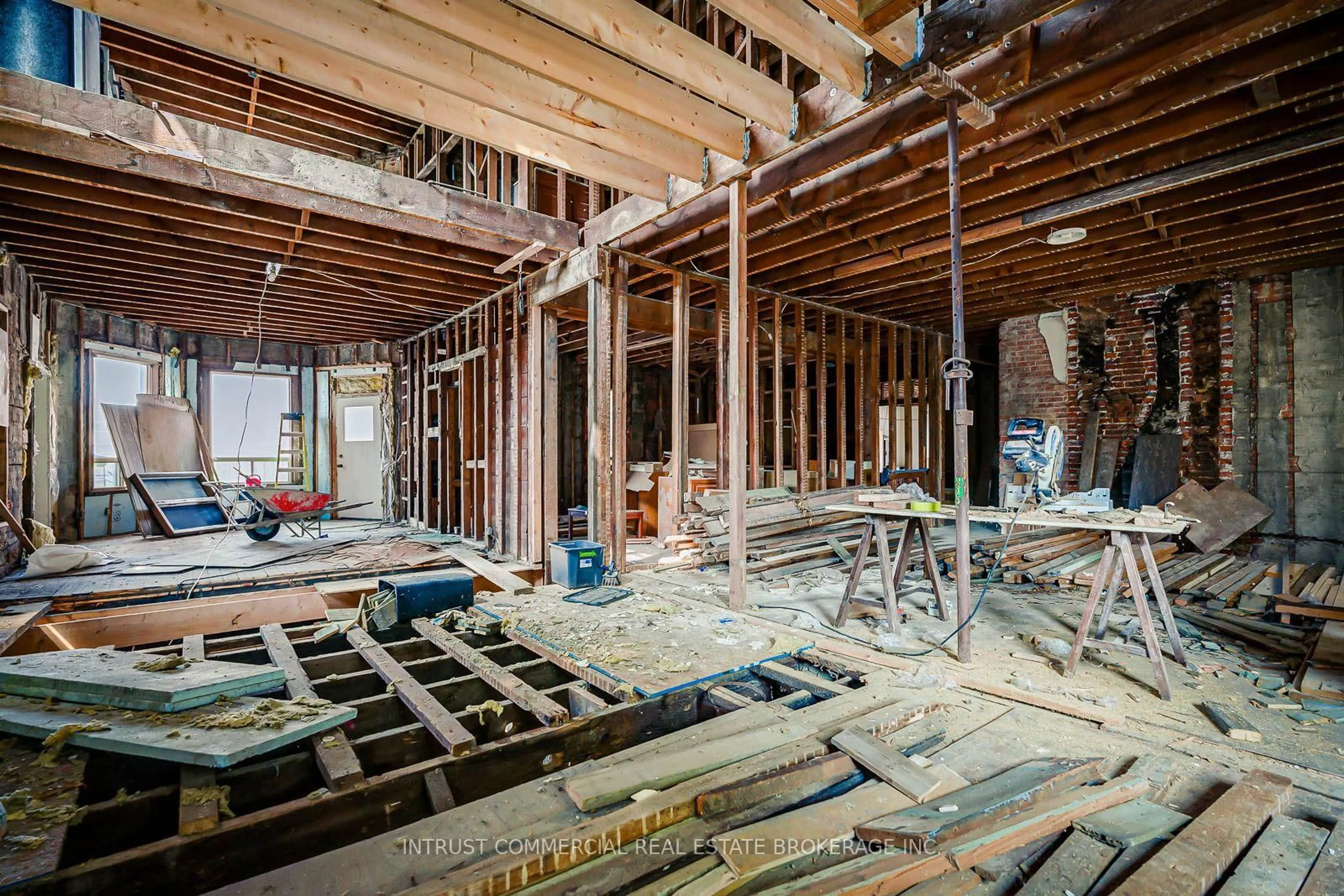 A pic of a room for 1893 Davenport Rd, Toronto Ontario M6N 1C1
