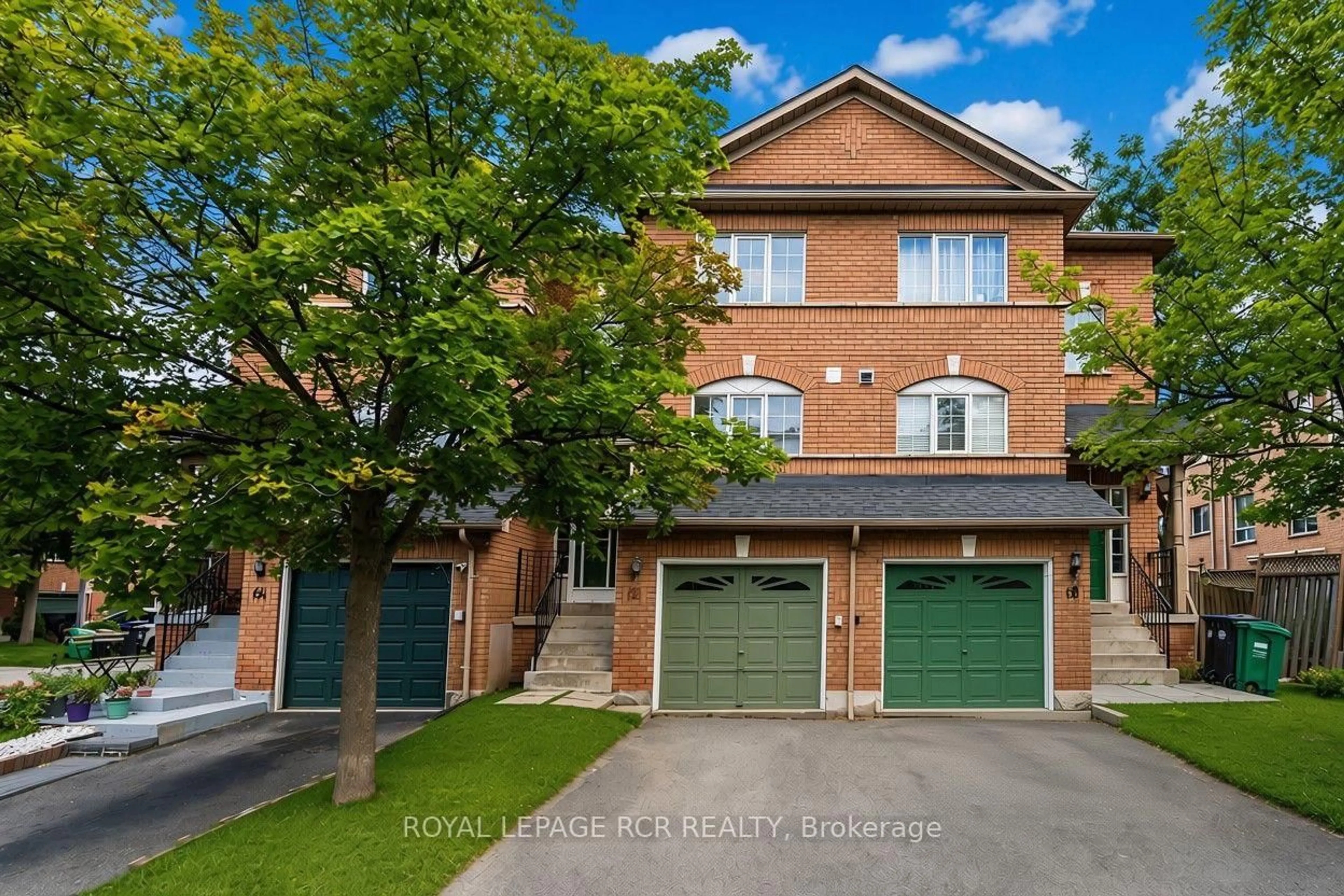 A pic from outside/outdoor area/front of a property/back of a property/a pic from drone, street for 65 Brickyard Way #66, Brampton Ontario L6V 4M2