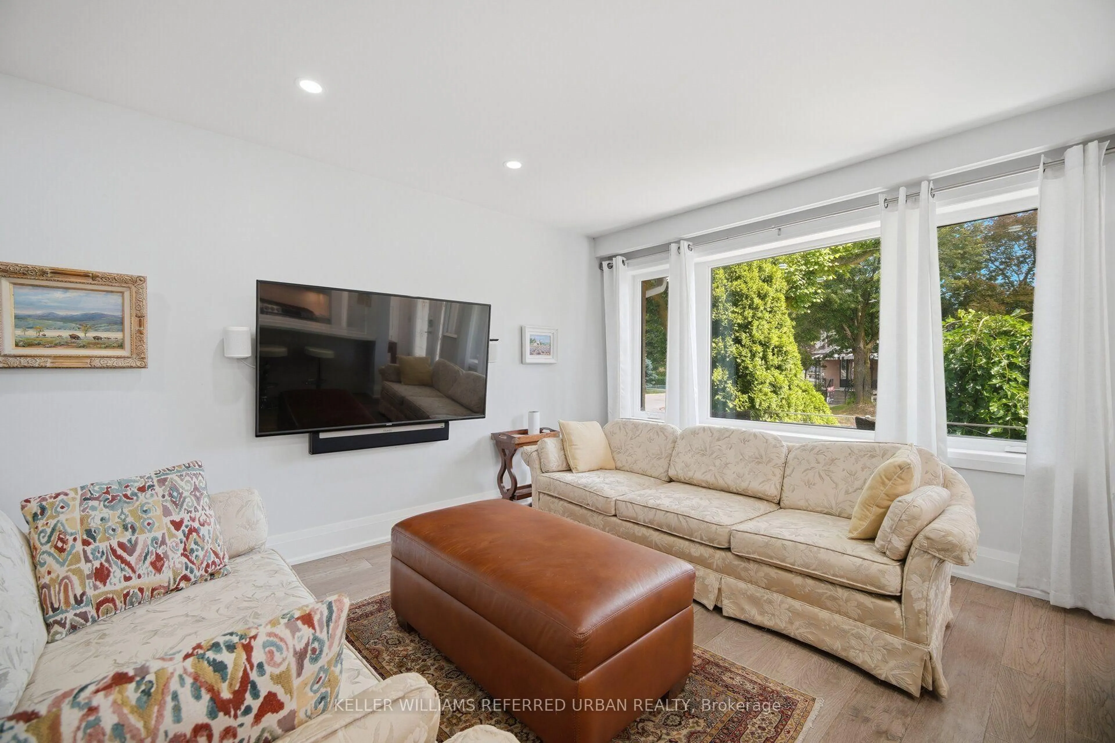 Living room with furniture, unknown for 4 Cameo Cres, Toronto Ontario M6N 2K5