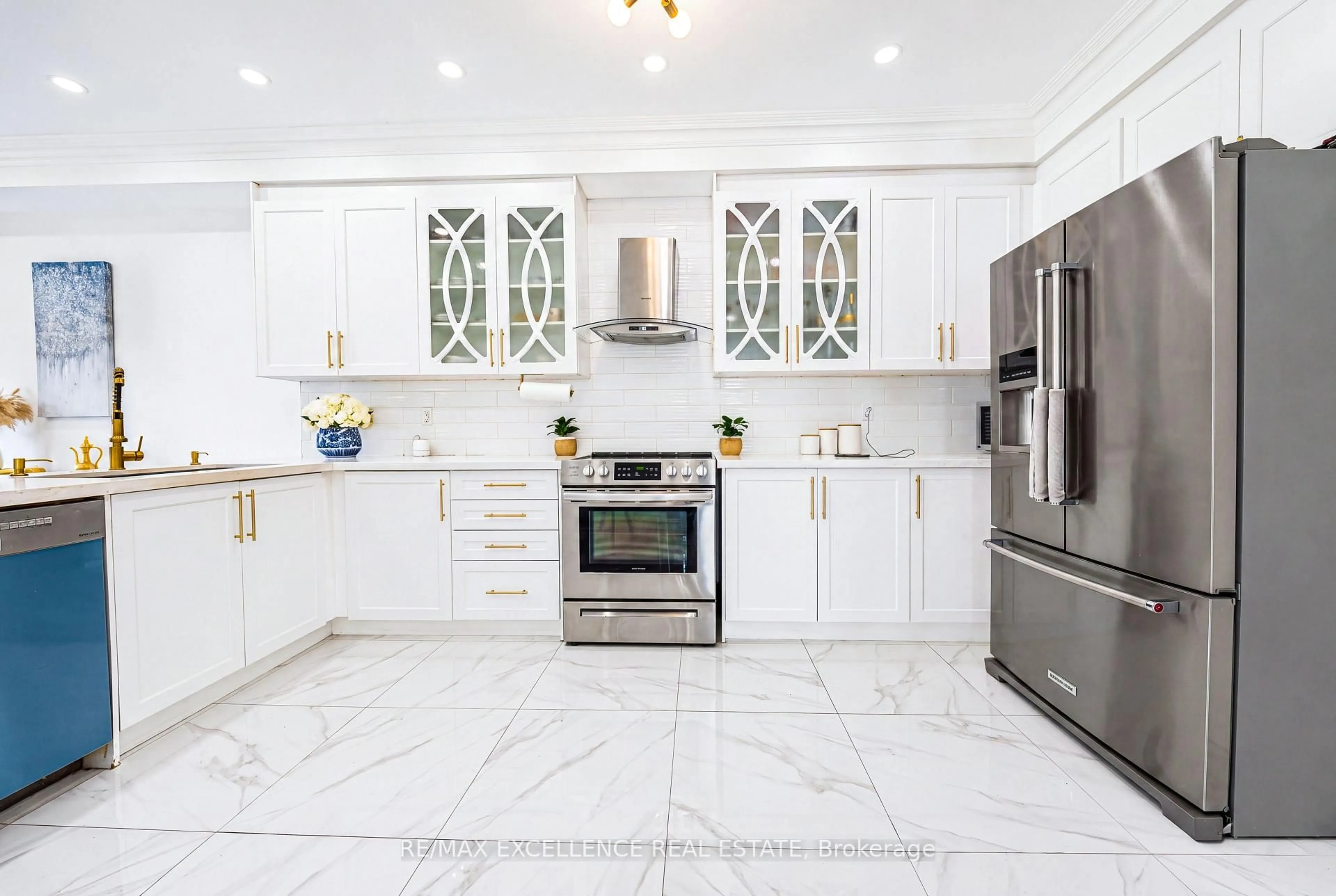 Contemporary kitchen, ceramic/tile floor for 88 Oblate Cres, Brampton Ontario L6Y 0L4