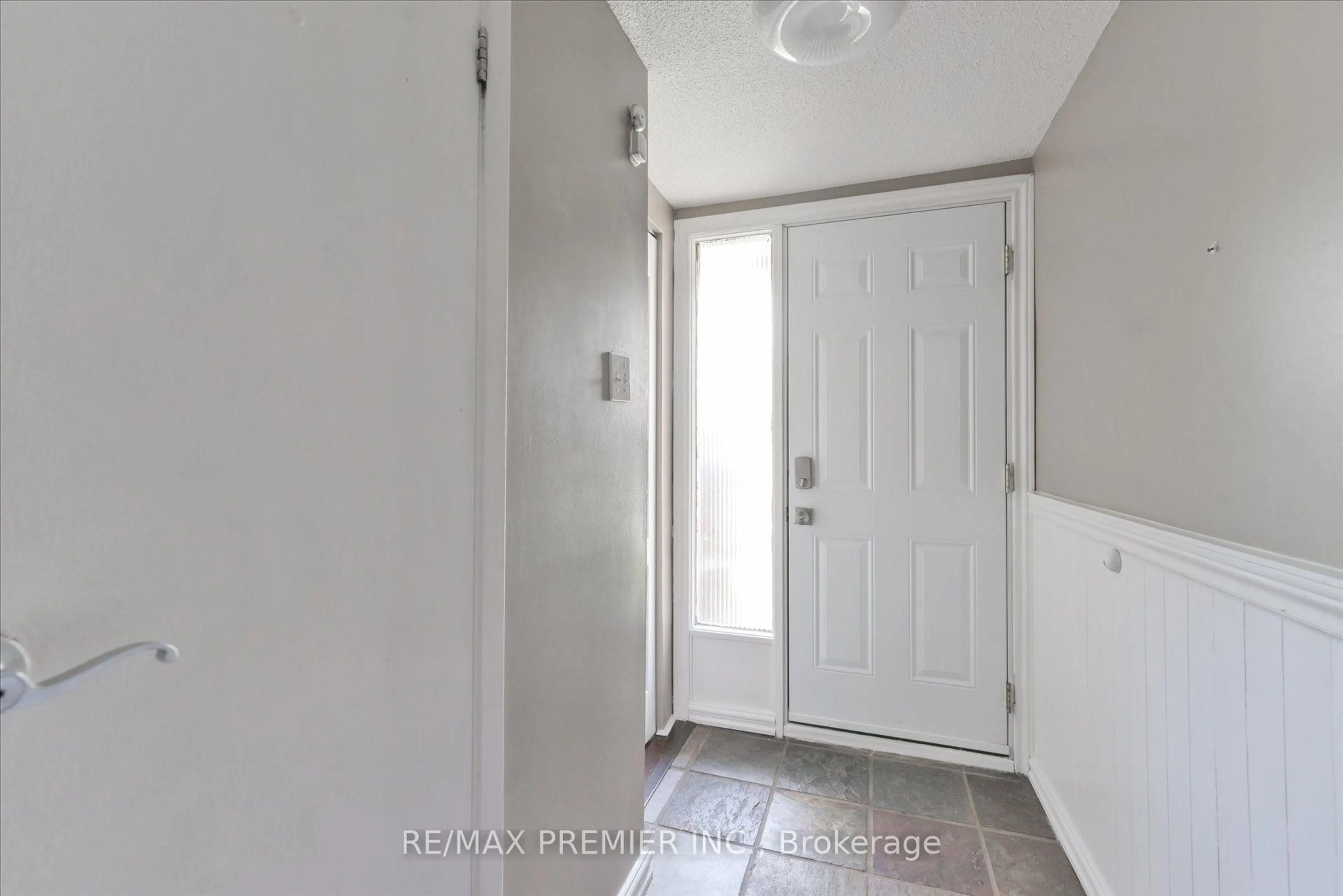 Indoor entryway for 7251 Copenhagen Rd #63, Mississauga Ontario L5N 2H6