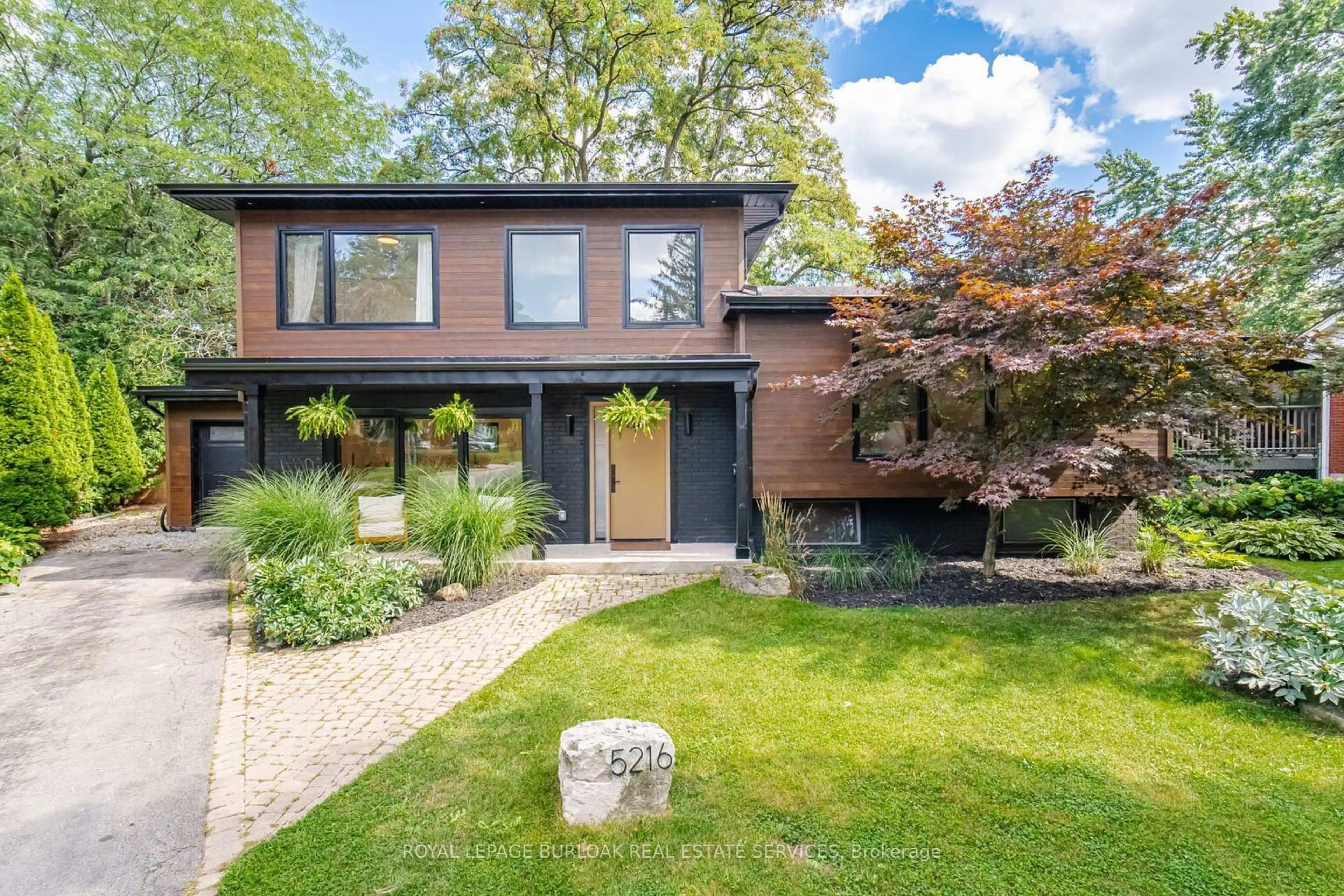 Home with brick exterior material, street for 5216 Alton Rd, Burlington Ontario L7L 3H5
