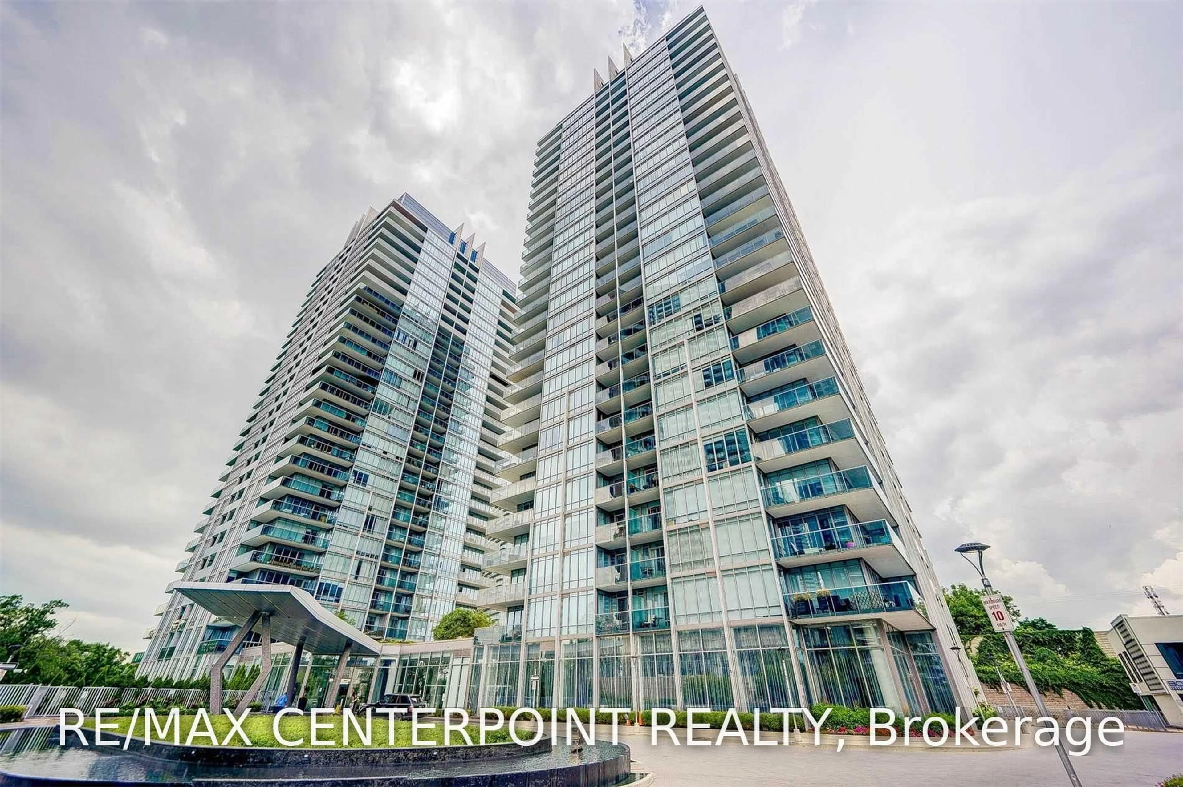Indoor foyer for 88 Park Lawn Rd #801, Toronto Ontario M8Y 0B5