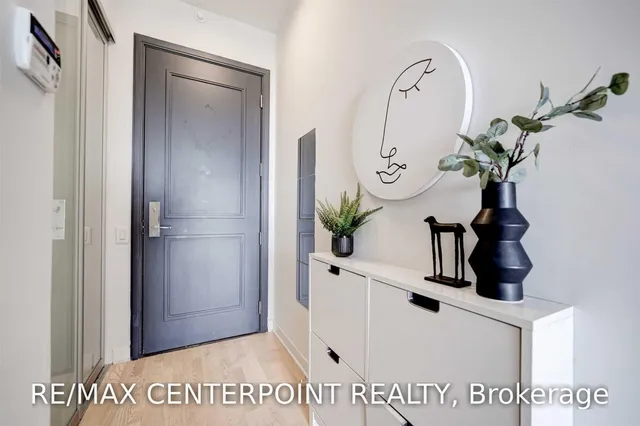88 Park Lawn Rd #801, Toronto 3