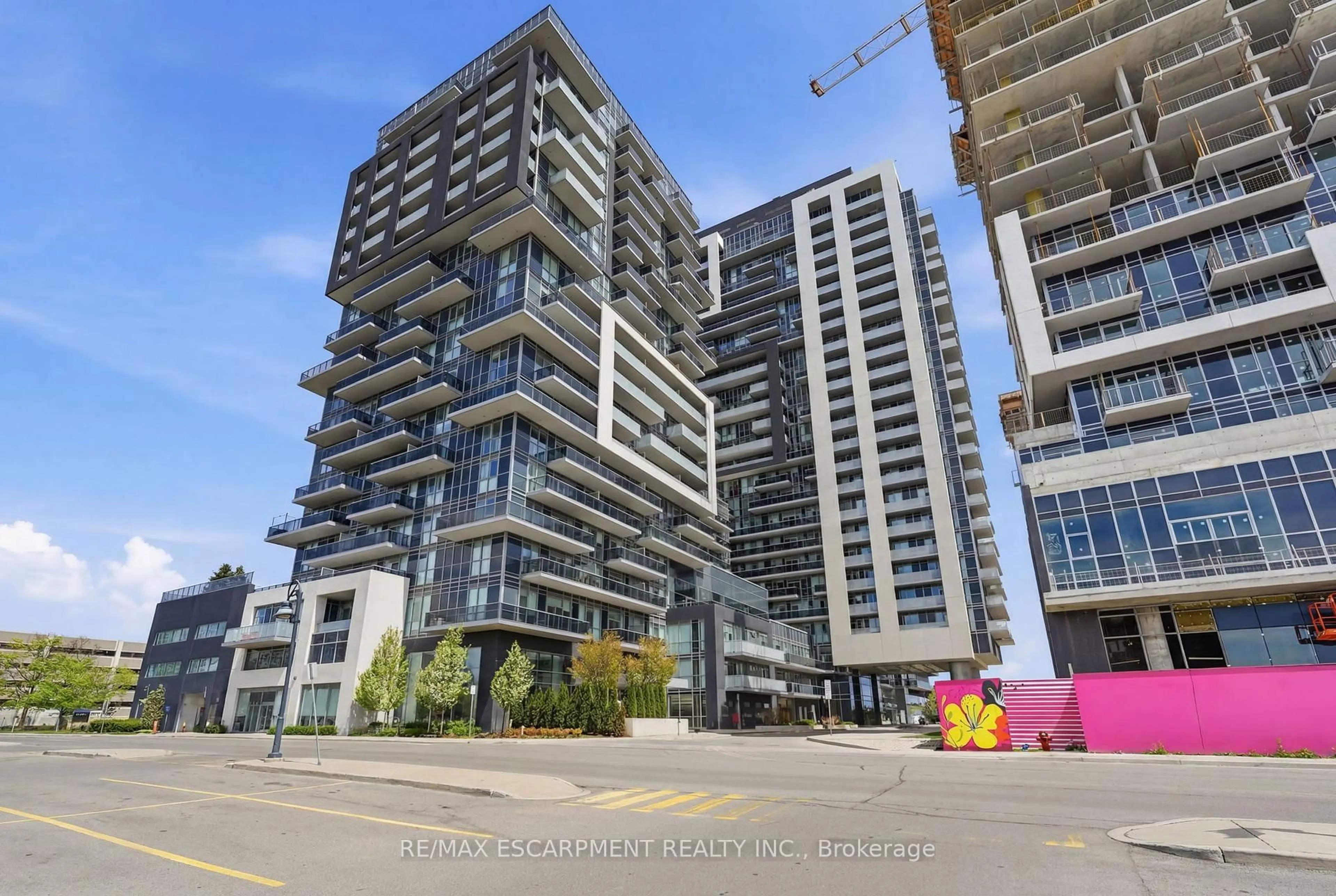 Unknown for 2087 Fairview St #2002, Burlington Ontario L7R 0E5