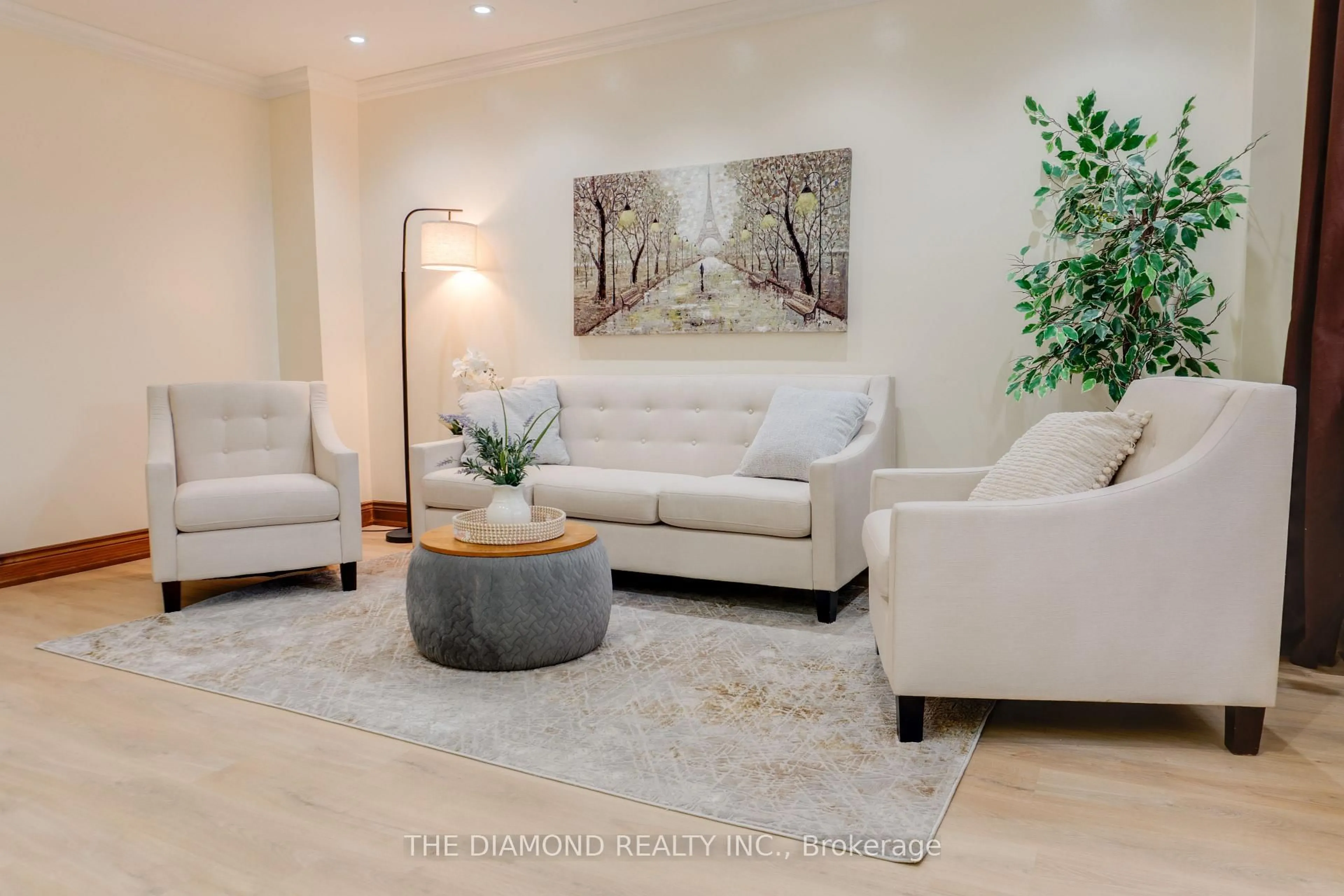 Living room with furniture, unknown for 2288 The Collegeway #8, Mississauga Ontario L5L 3Z5