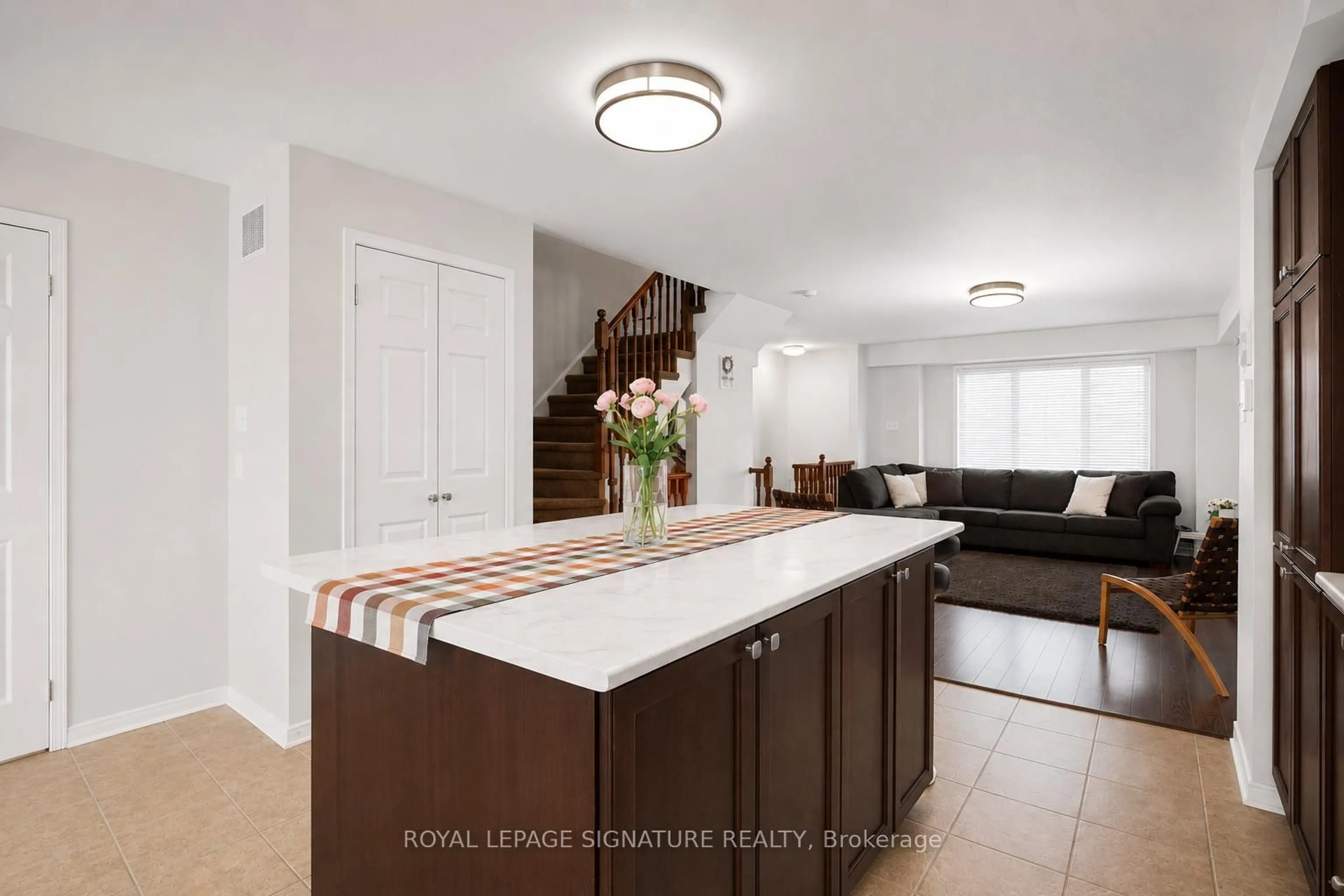 Open concept kitchen, ceramic/tile floor for 4950 Winston Churchill Blvd #114, Mississauga Ontario L5M 8E3