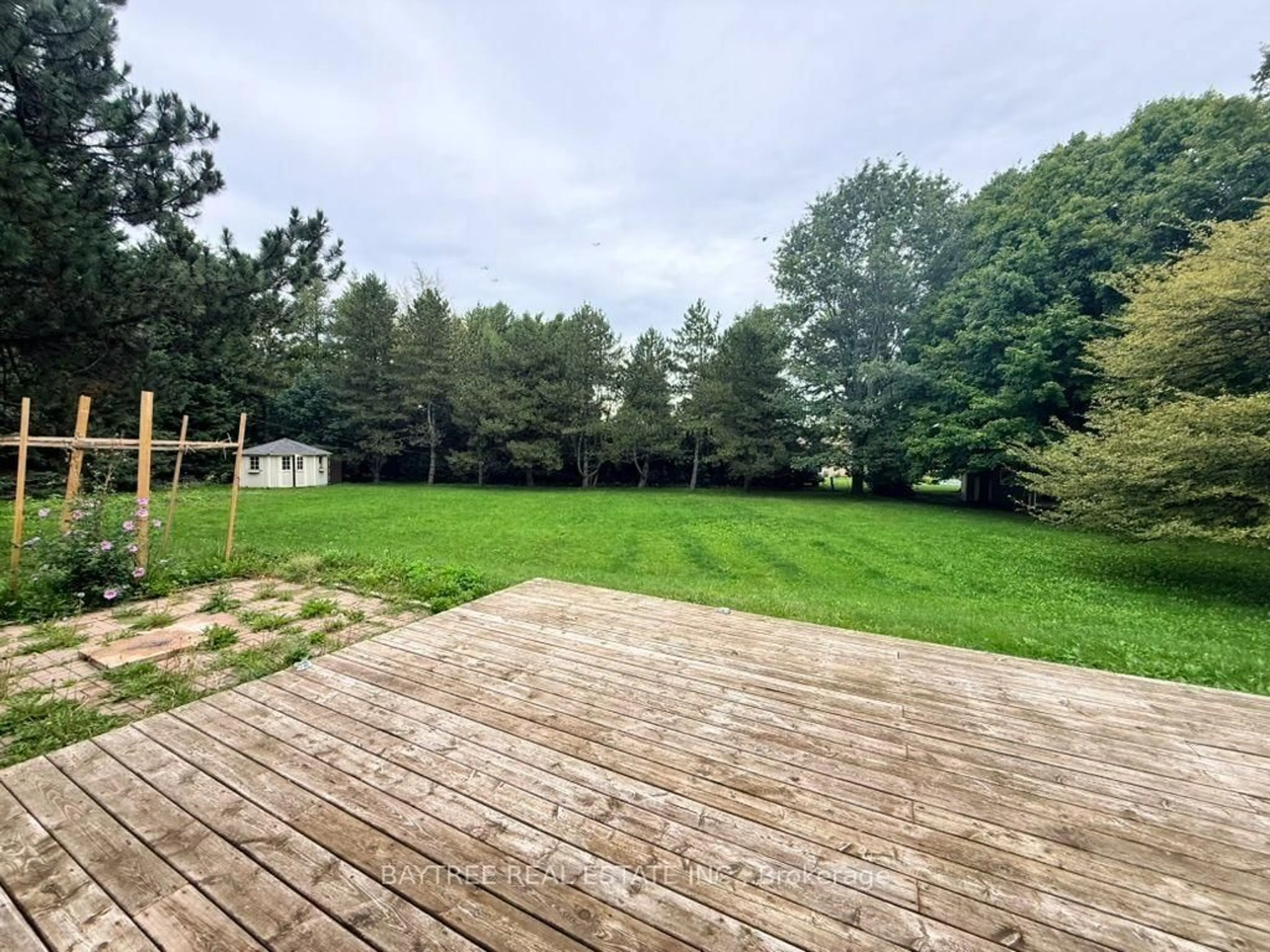 A pic from outside/outdoor area/front of a property/back of a property/a pic from drone, forest/trees view for 52 Autumn Dr, Caledon Ontario L7K 0T7