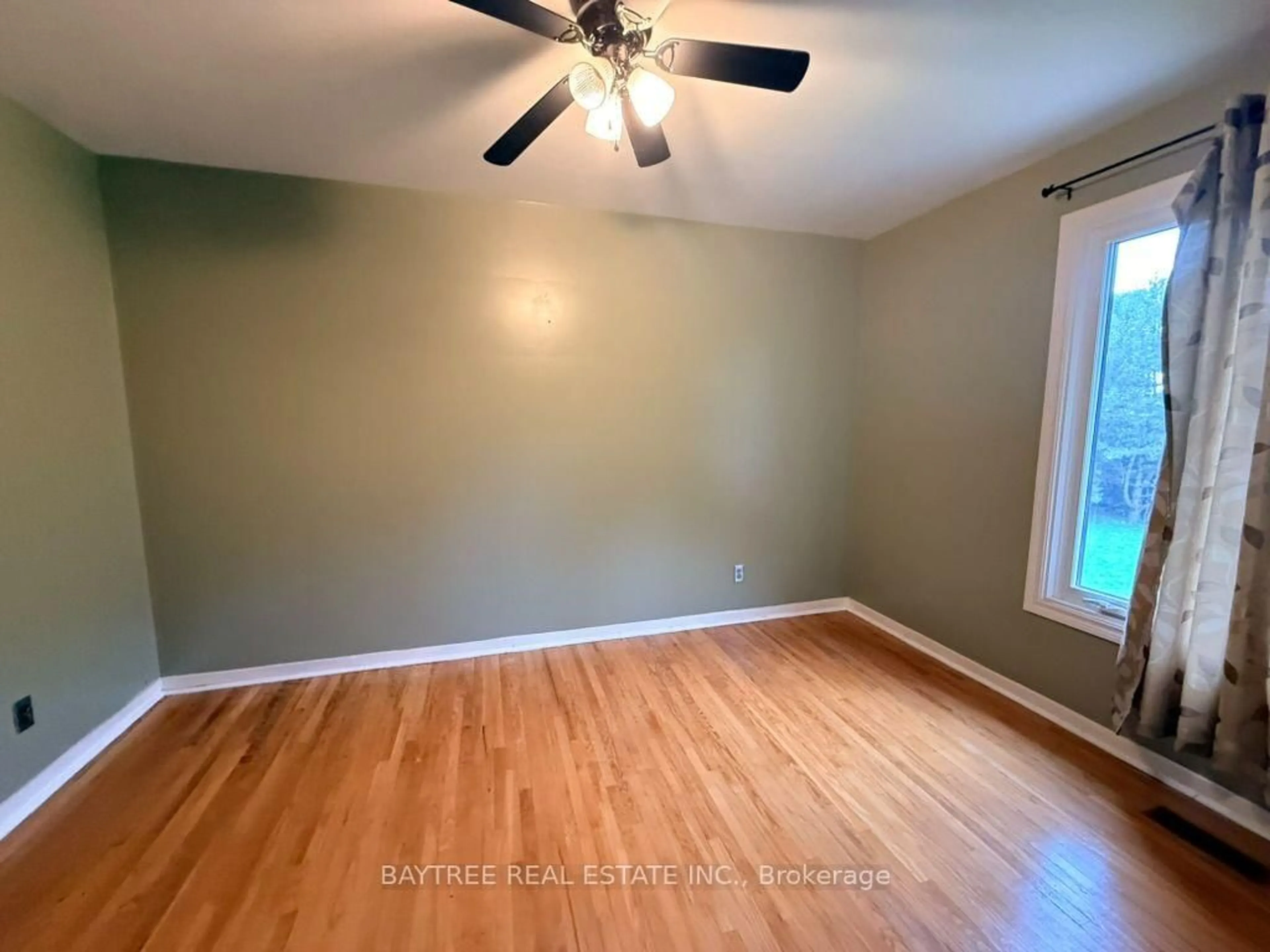 A pic of a room for 52 Autumn Dr, Caledon Ontario L7K 0T7