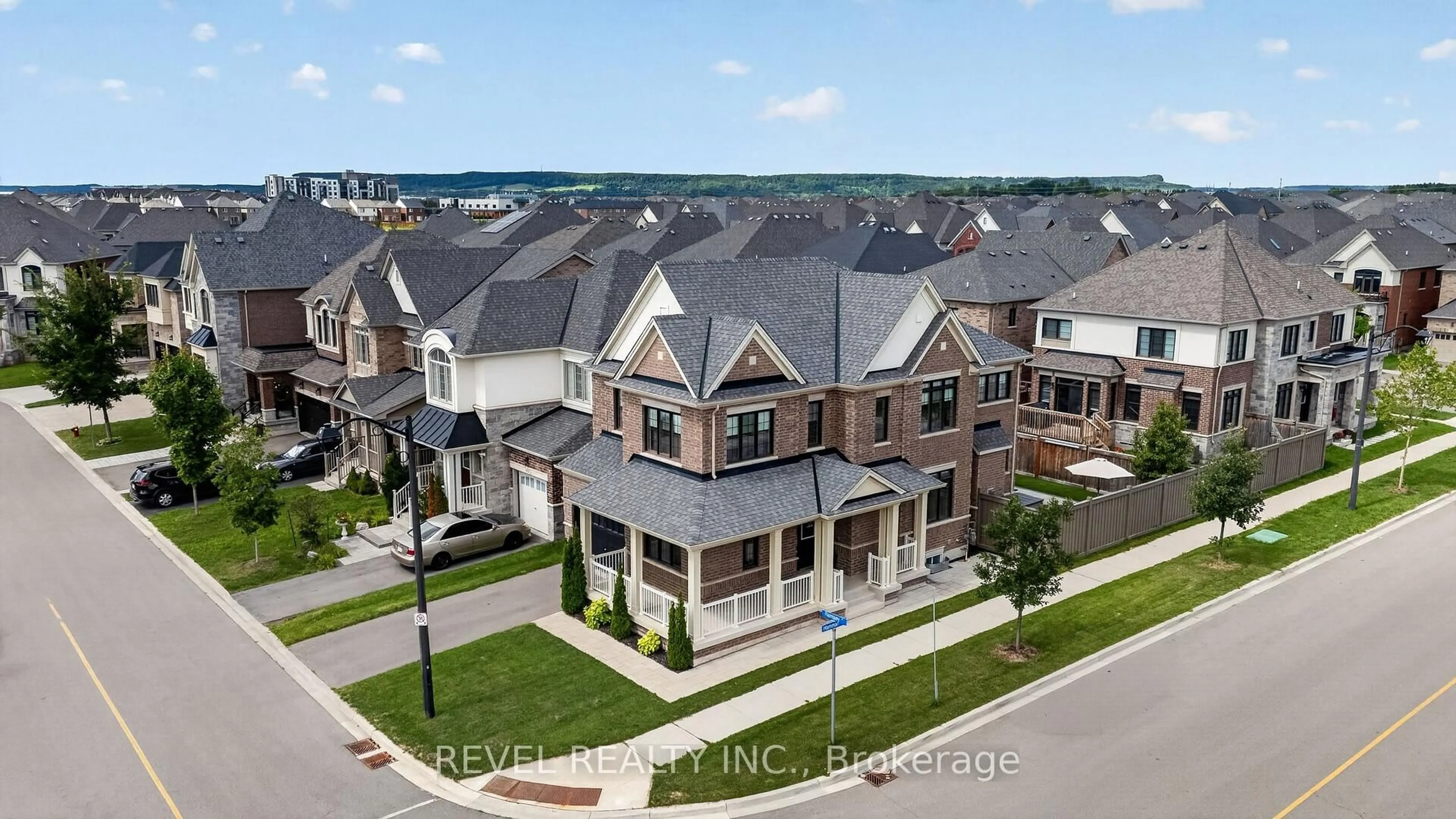 A pic from outside/outdoor area/front of a property/back of a property/a pic from drone, unknown for 455 Ramsey Pl, Milton Ontario L9E 1J6