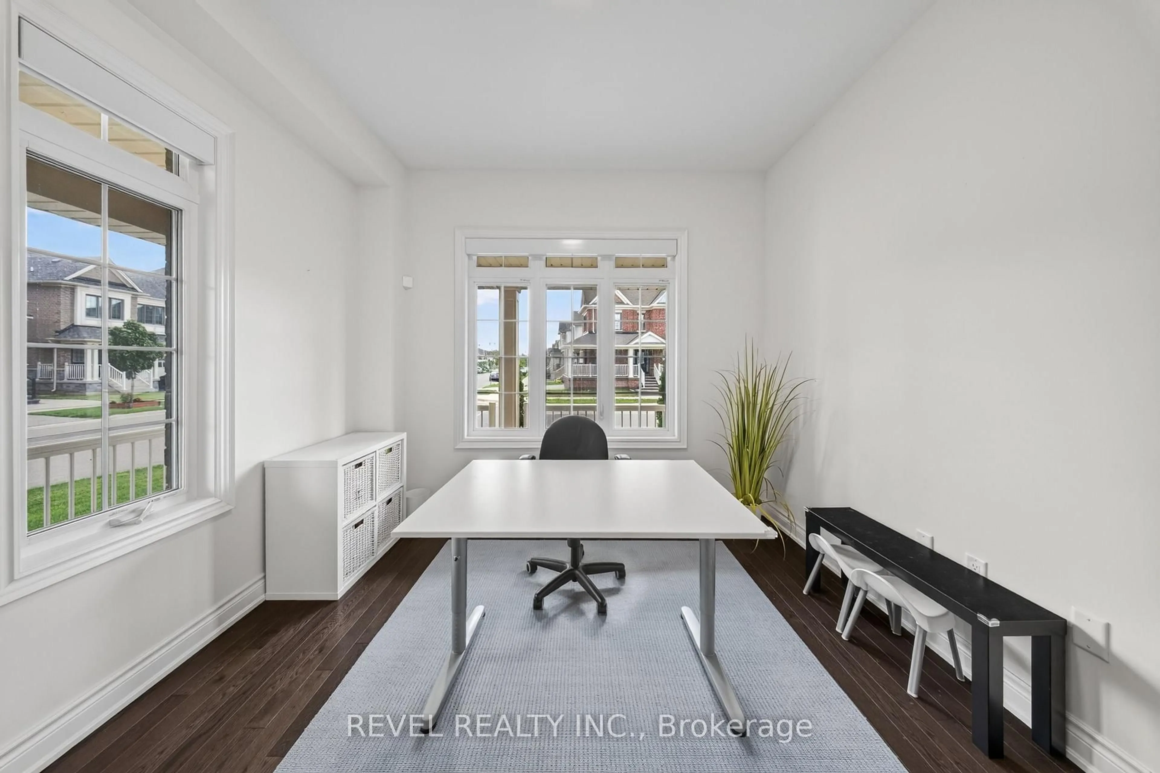 A pic of a room for 455 Ramsey Pl, Milton Ontario L9E 1J6