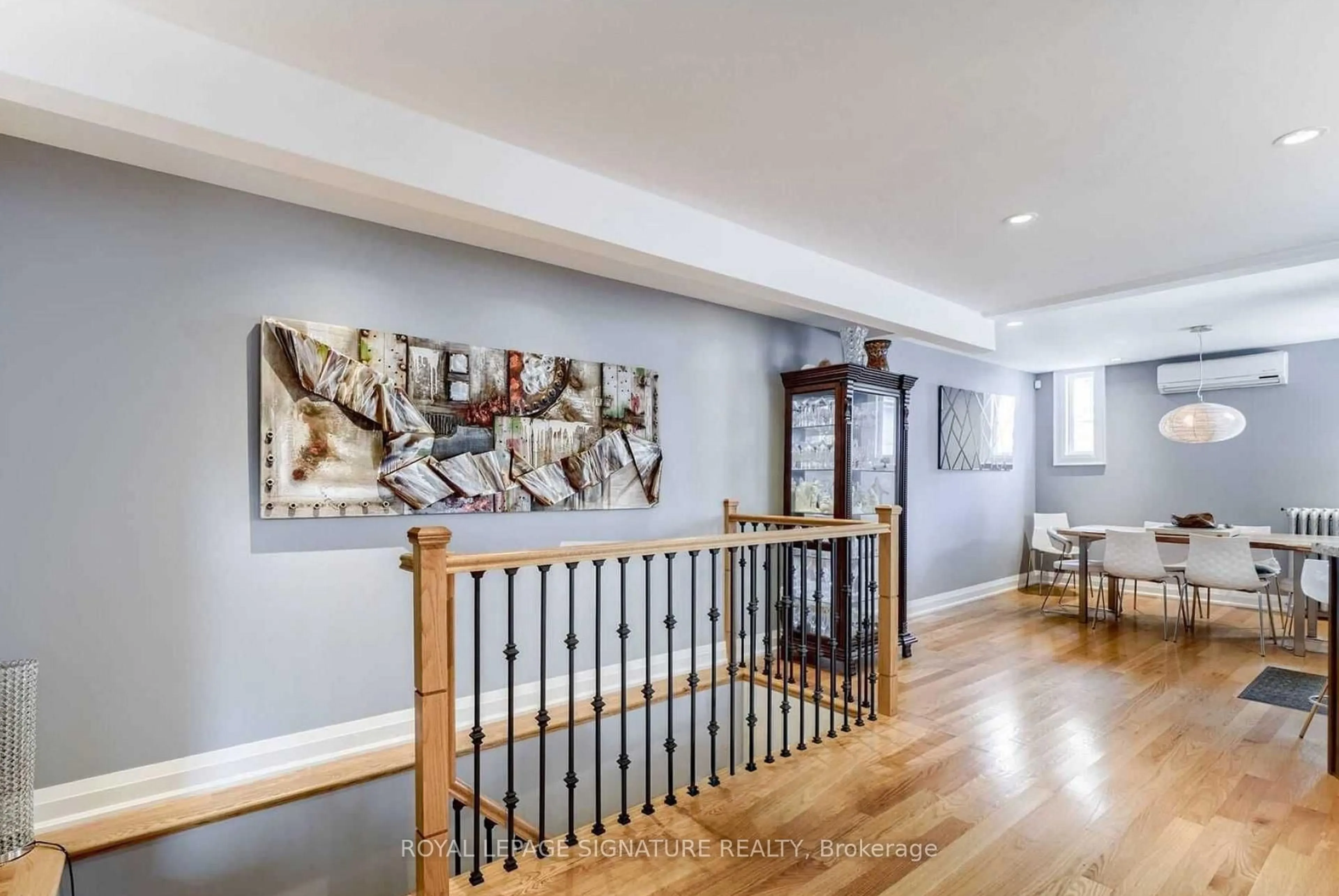 Indoor entryway for 23 Abbs St, Toronto Ontario M6K 1M5