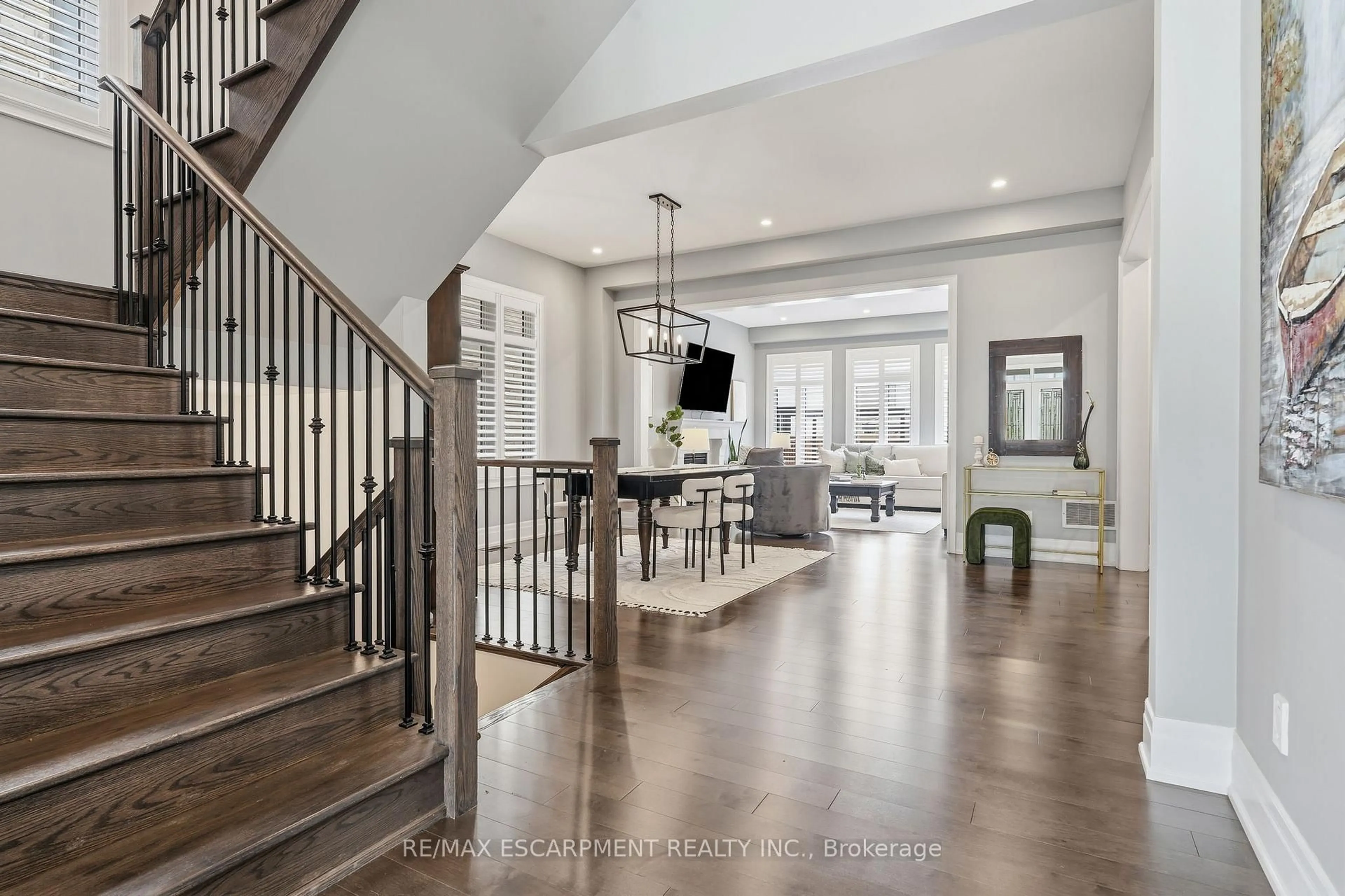 Indoor entryway for 1221 Ironbridge Rd, Oakville Ontario L6M 5M5