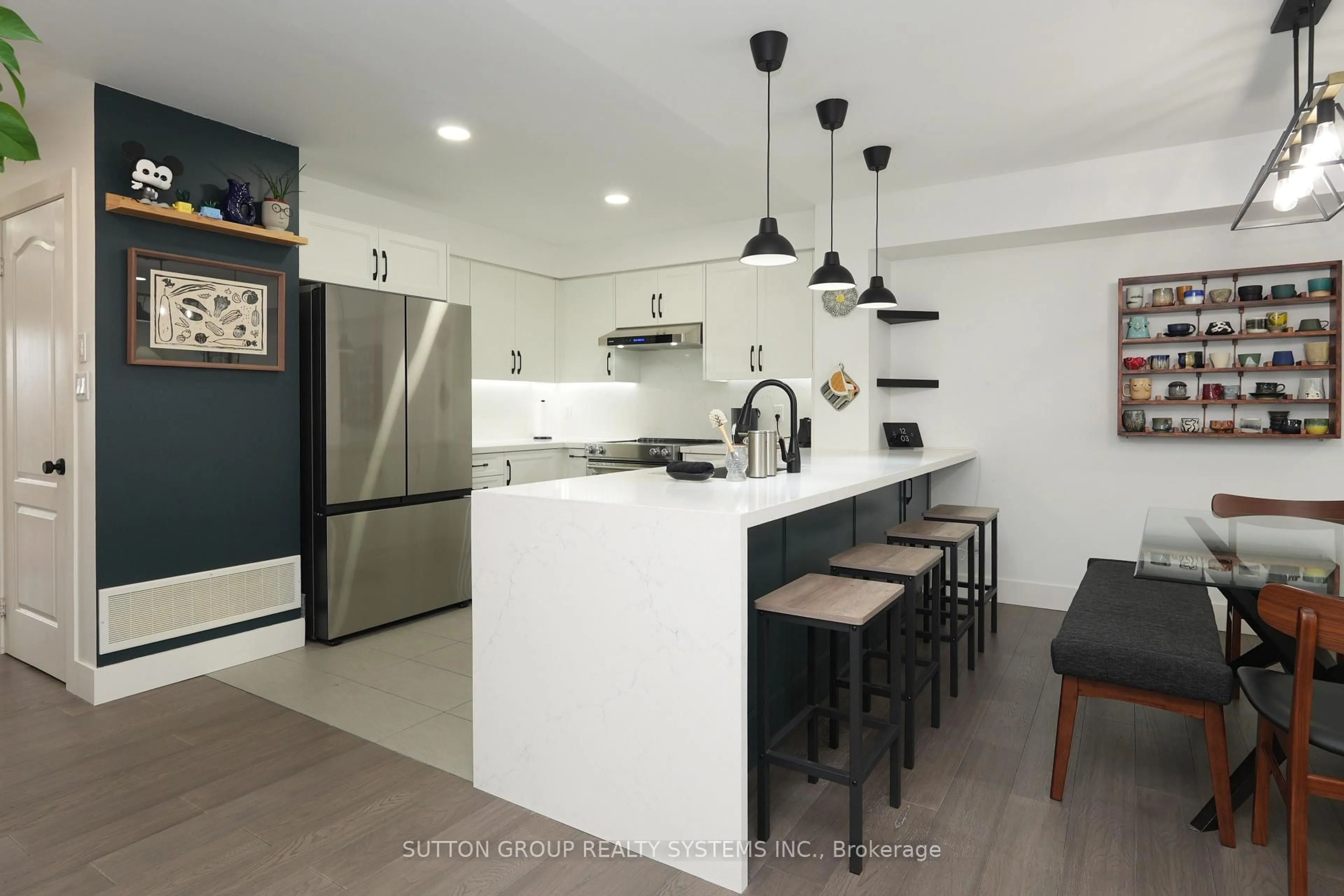 Open concept kitchen, ceramic/tile floor for 5035 Ninth Line #3, Mississauga Ontario L5M 0E5