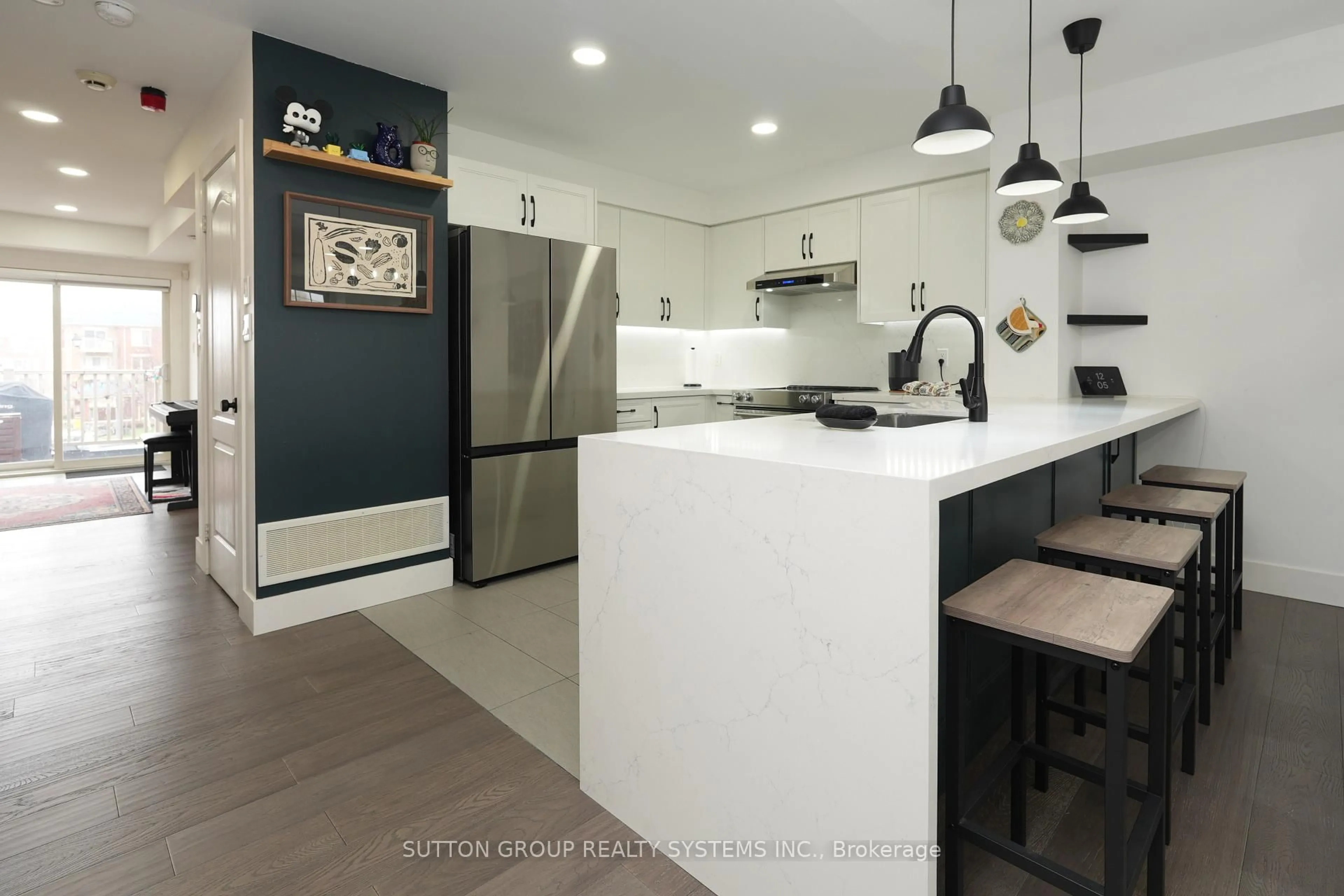 Open concept kitchen, ceramic/tile floor for 5035 Ninth Line #3, Mississauga Ontario L5M 0E5