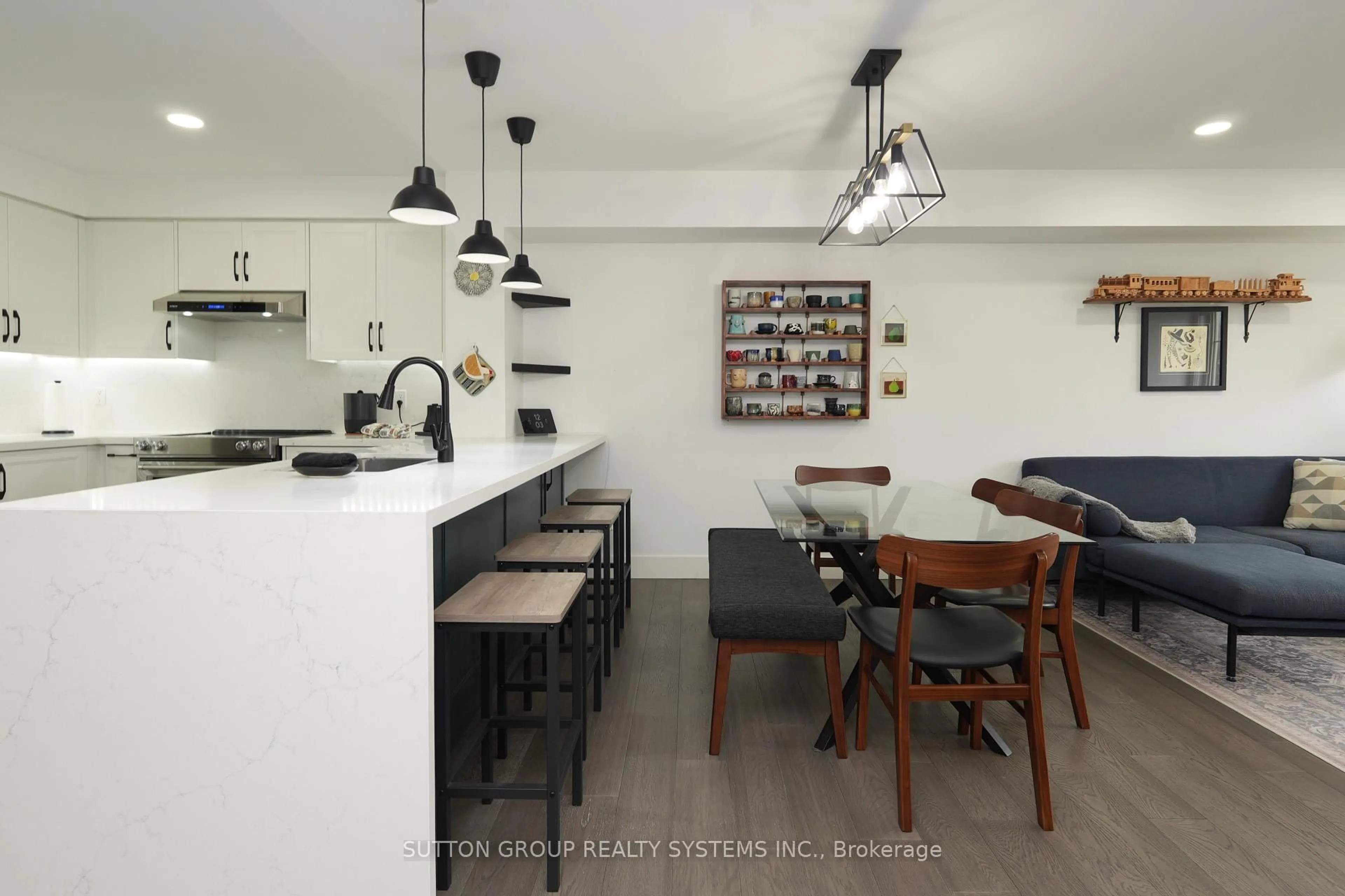 Open concept kitchen, unknown for 5035 Ninth Line #3, Mississauga Ontario L5M 0E5