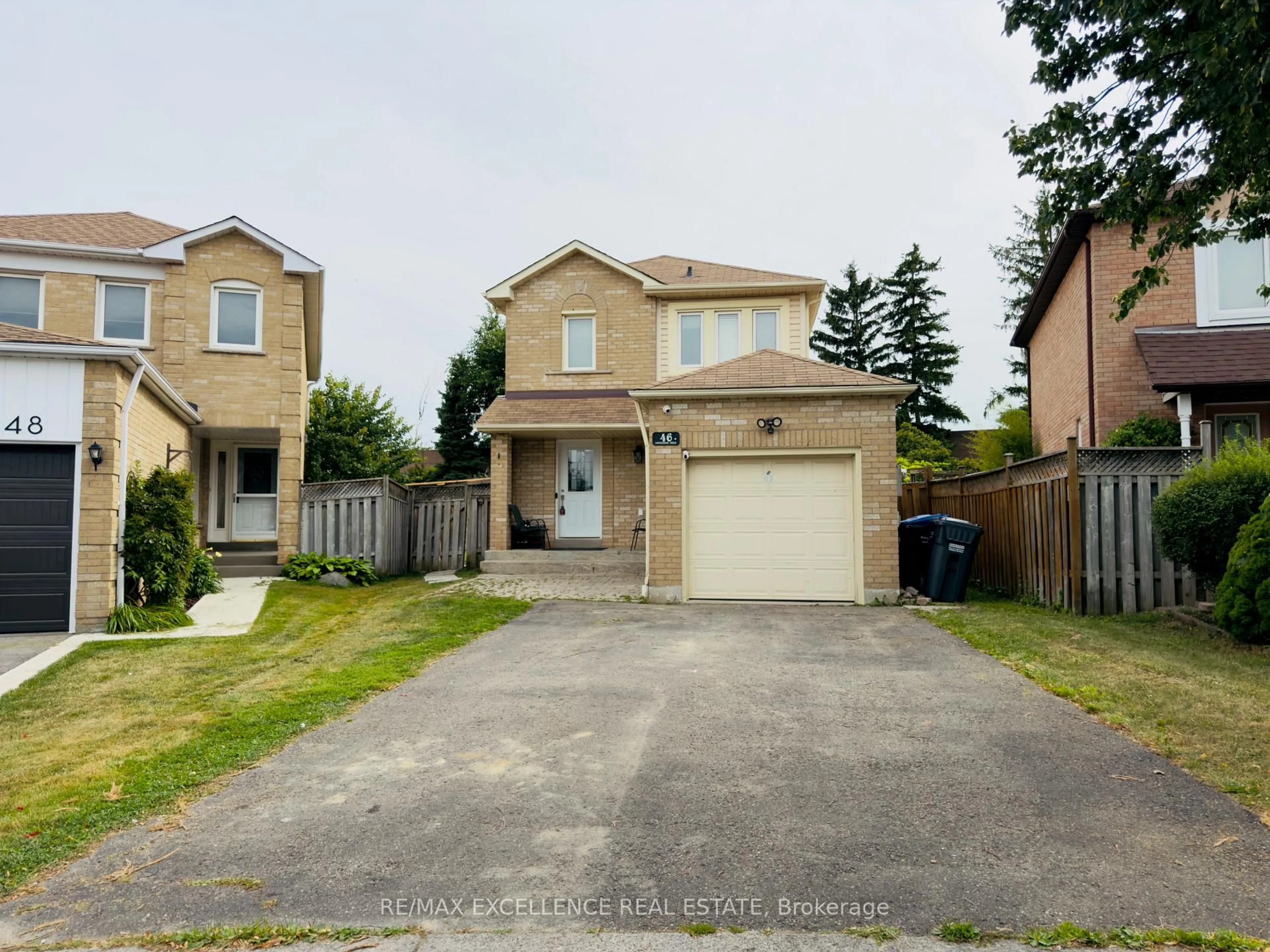 A pic from outside/outdoor area/front of a property/back of a property/a pic from drone, street for 46 Nectarine Cres, Brampton Ontario L6S 5Z1