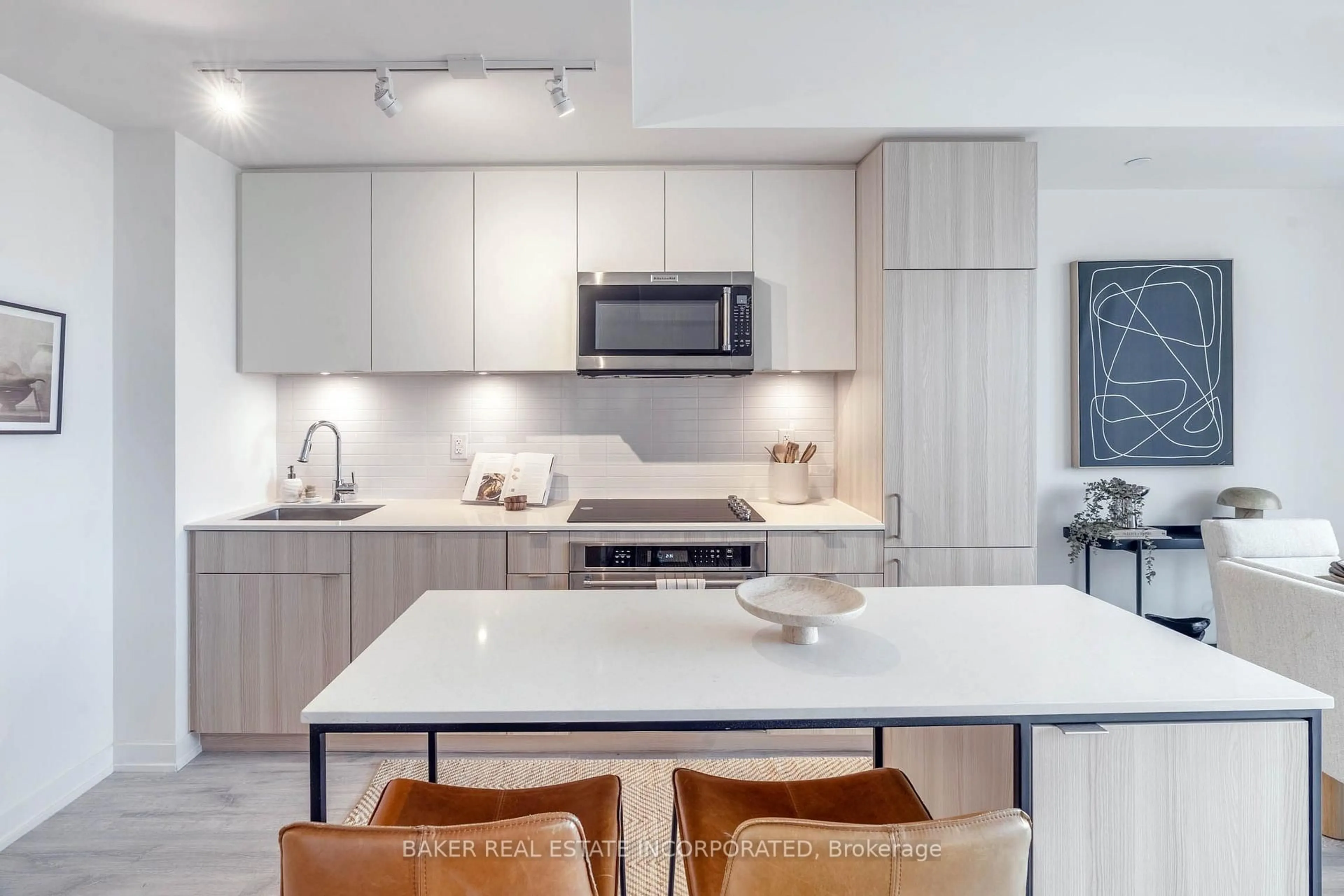 Open concept kitchen, unknown for 220 Missinnihe Way #102, Mississauga Ontario L5H 0A9