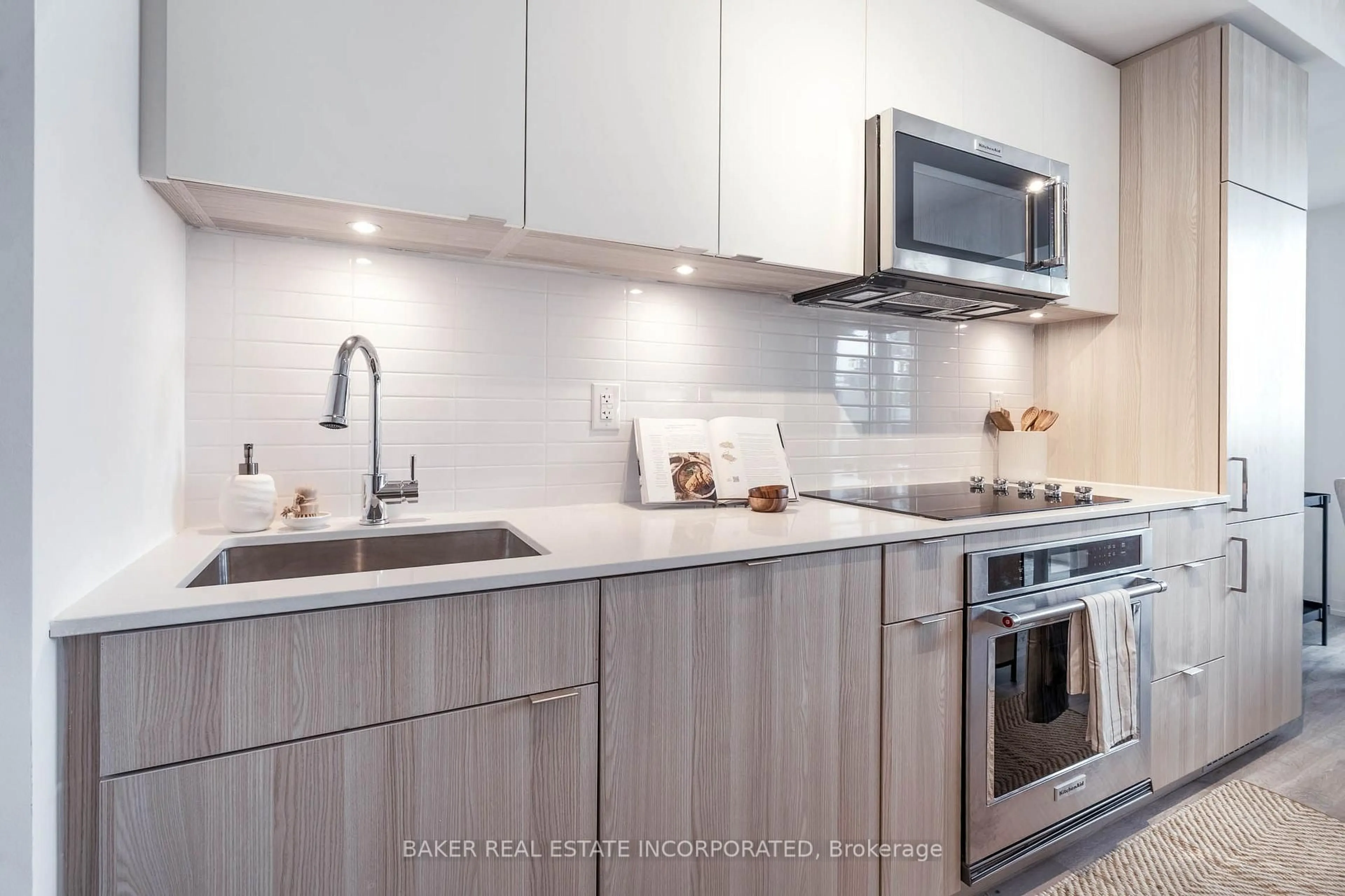 Open concept kitchen, unknown for 220 Missinnihe Way #102, Mississauga Ontario L5H 0A9