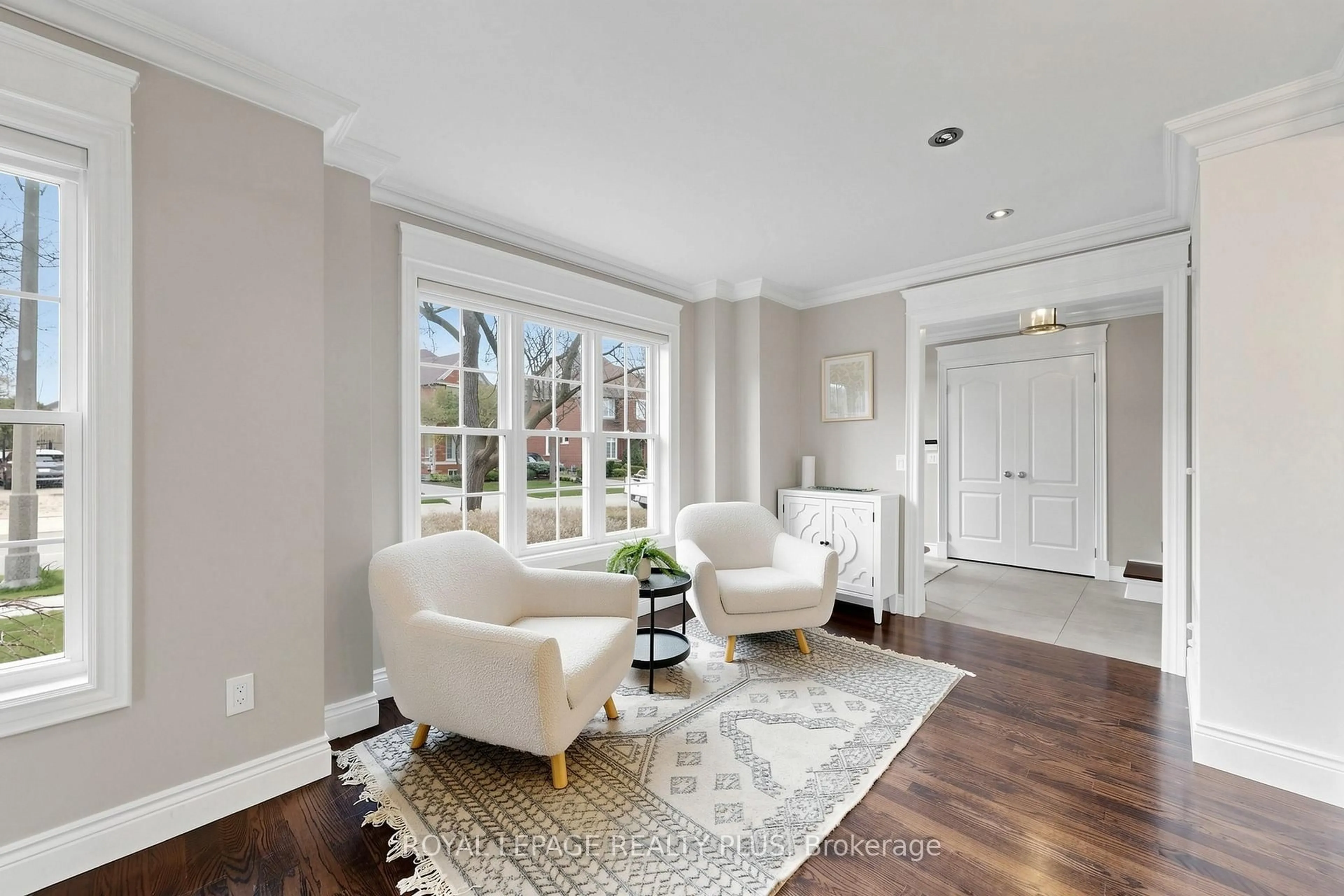 Living room with furniture, unknown for 239 Westfield Tr, Oakville Ontario L6H 6H8
