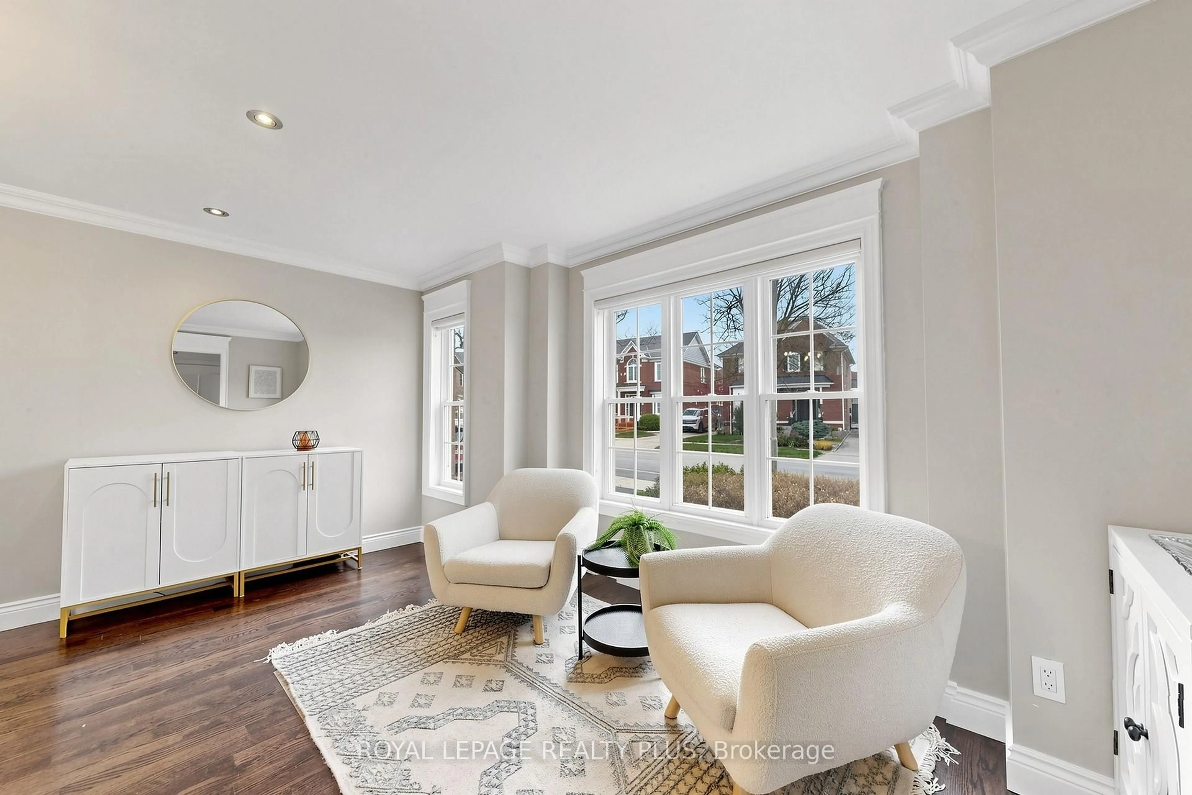 Living room with furniture, unknown for 239 Westfield Tr, Oakville Ontario L6H 6H8