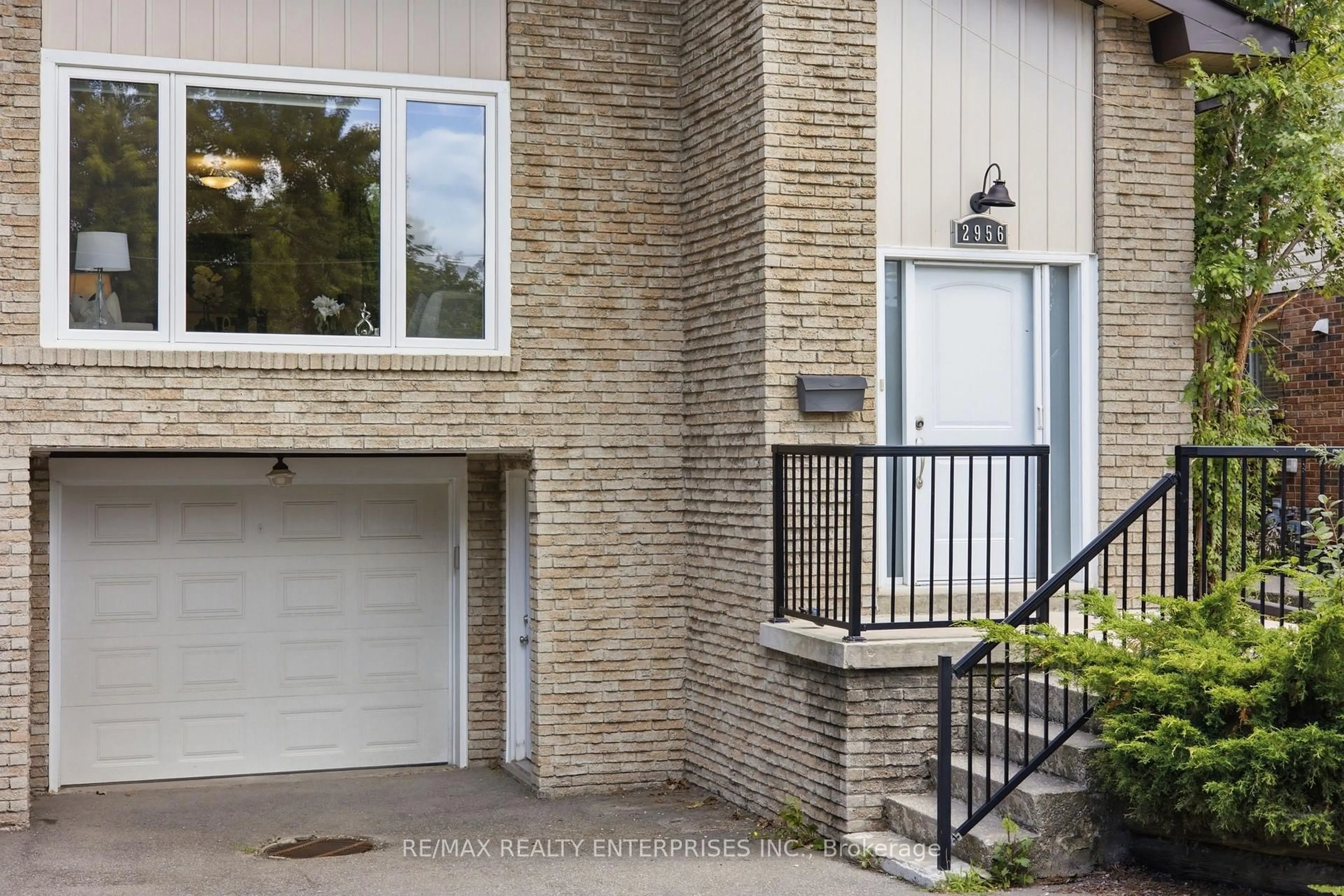 Home with brick exterior material, street for 2956 Windjammer Rd, Mississauga Ontario L5L 1S7