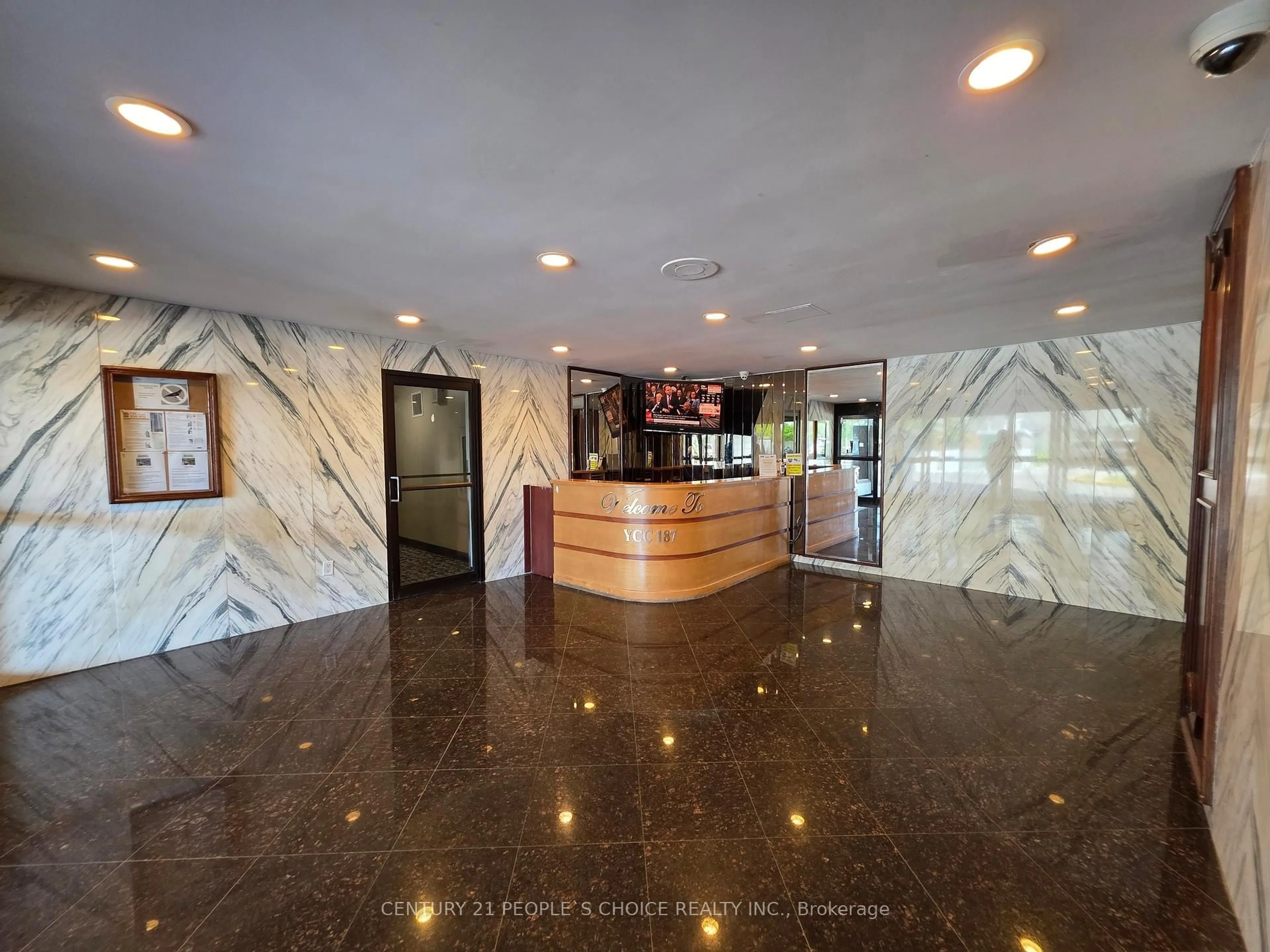 Lobby for 3390 Weston Rd #301, Toronto Ontario M9M 2X3