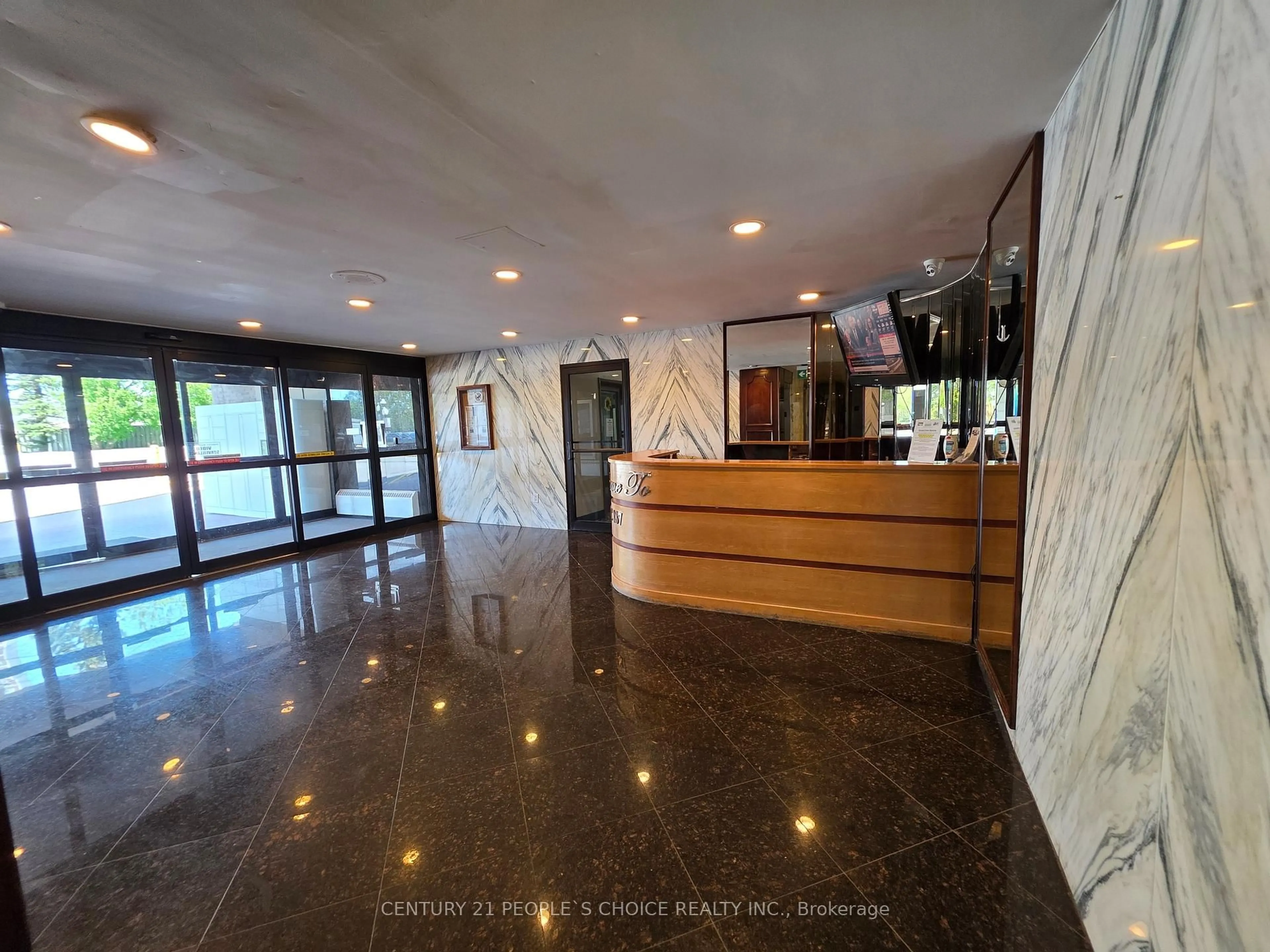 Lobby for 3390 Weston Rd #301, Toronto Ontario M9M 2X3