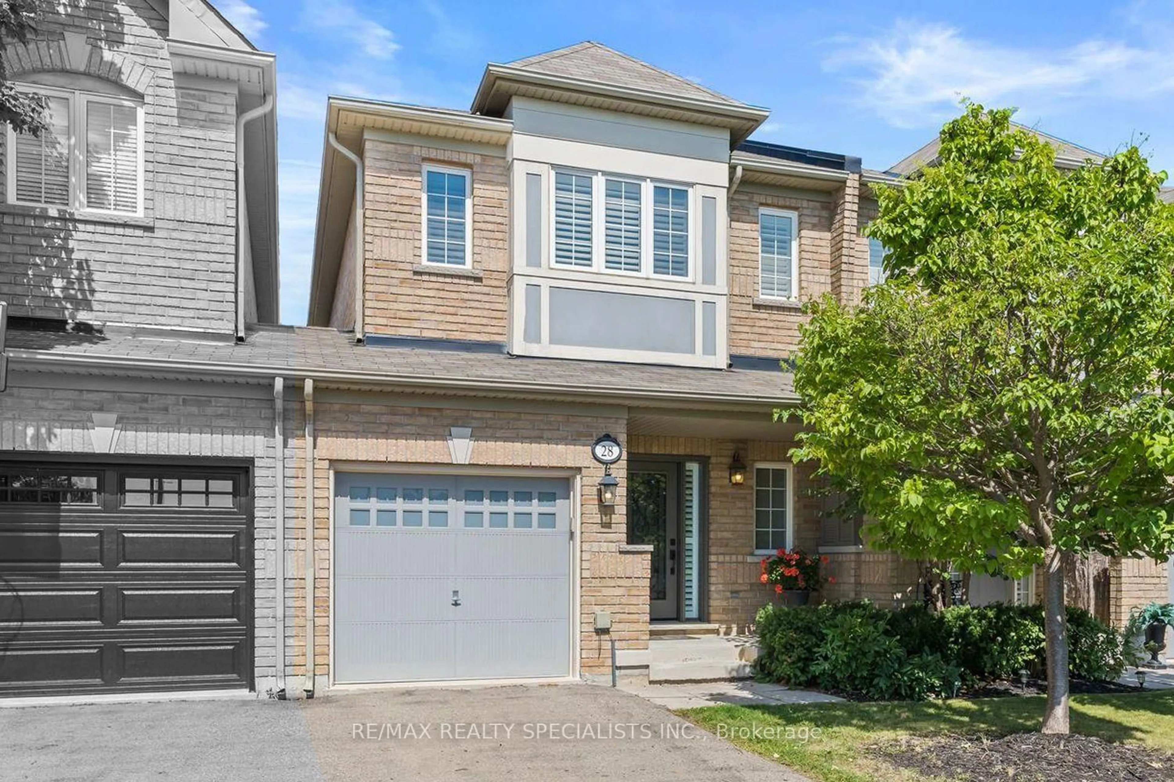 Home with brick exterior material, street for 28 Chetholme Pl, Halton Hills Ontario L7G 0E1