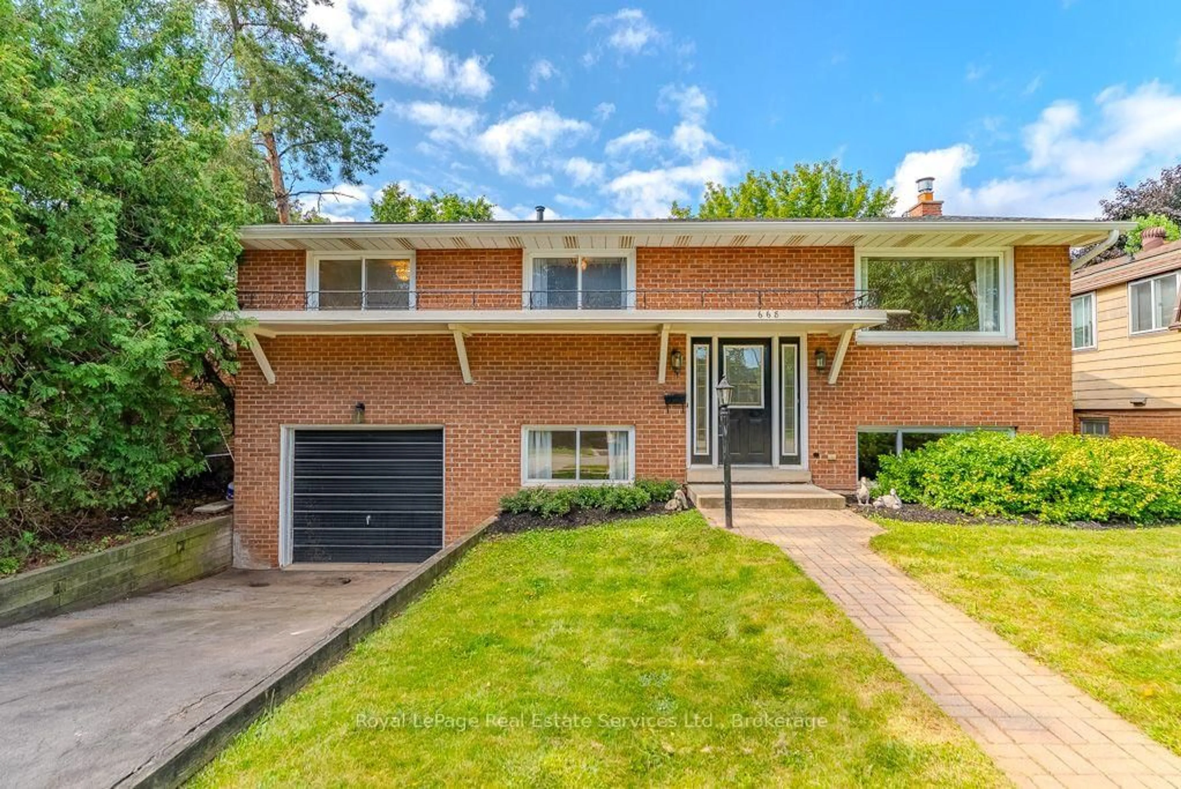 Home with brick exterior material, street for 668 Maclaren Dr, Burlington Ontario L7N 2Z2