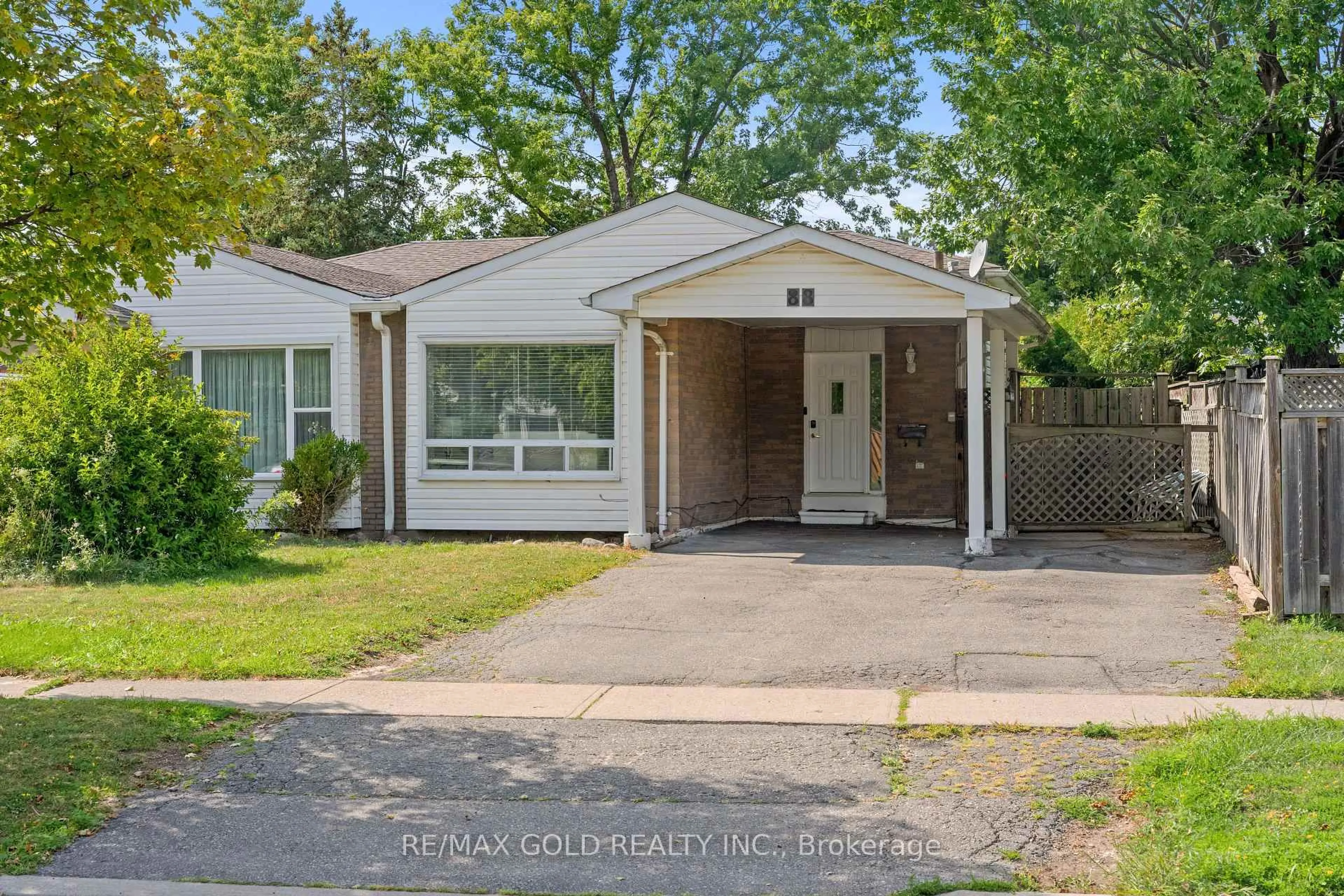 Home with vinyl exterior material, street for 88 Goldcrest Rd, Brampton Ontario L6S 1G8