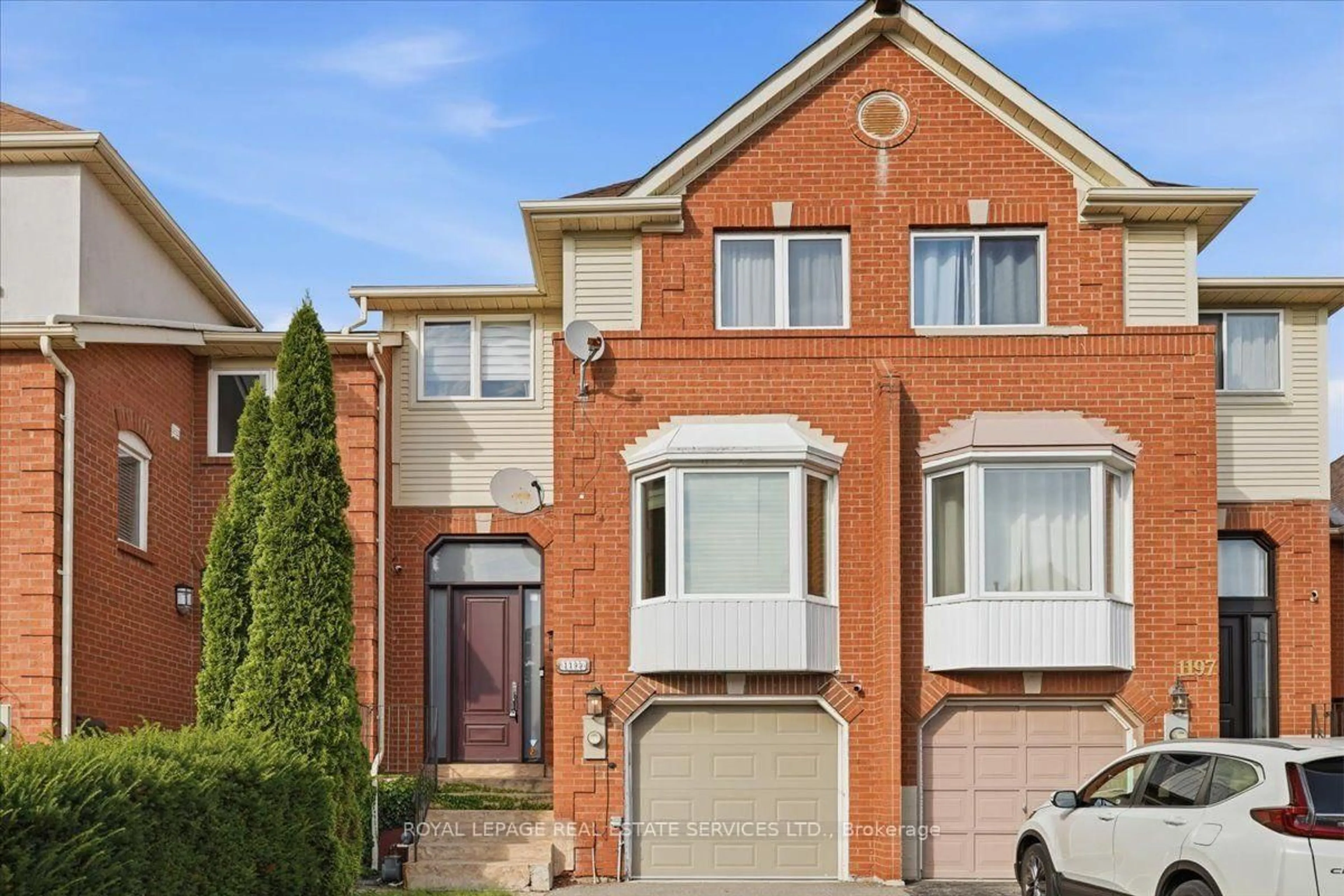 Home with brick exterior material, street for 1199 LEEWOOD Dr, Oakville Ontario L6M 3B3