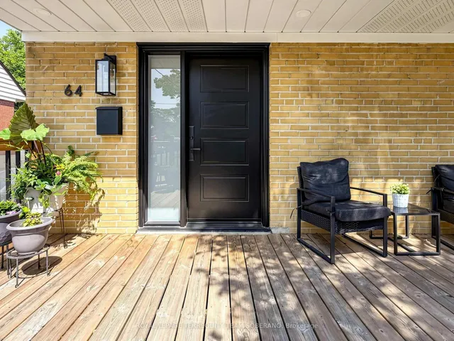 64 Clearbrooke Circ, Toronto 5