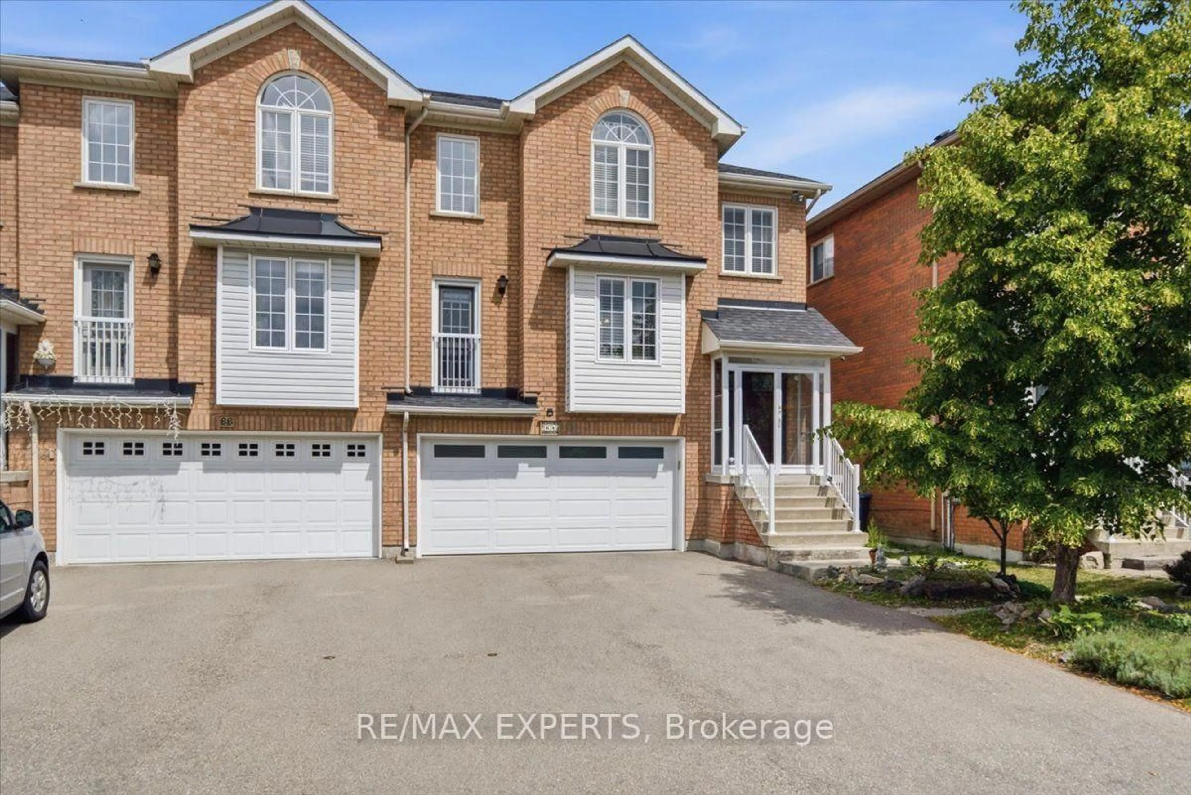 Home with brick exterior material, street for 64 Knoll Haven Circ, Caledon Ontario L7E 2V5