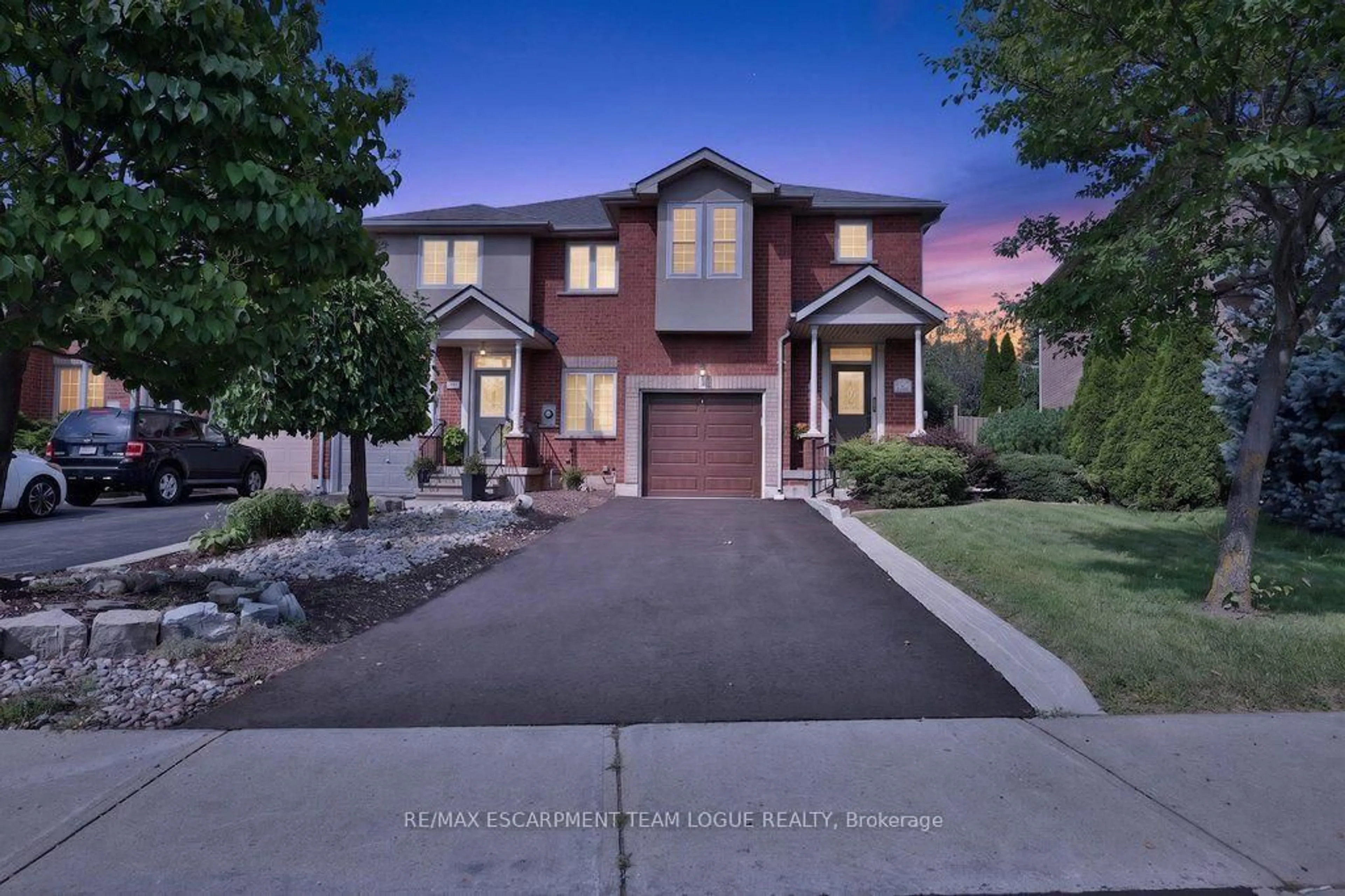 Home with brick exterior material, street for 2391 DALEBROOK Dr, Oakville Ontario L6H 6K4