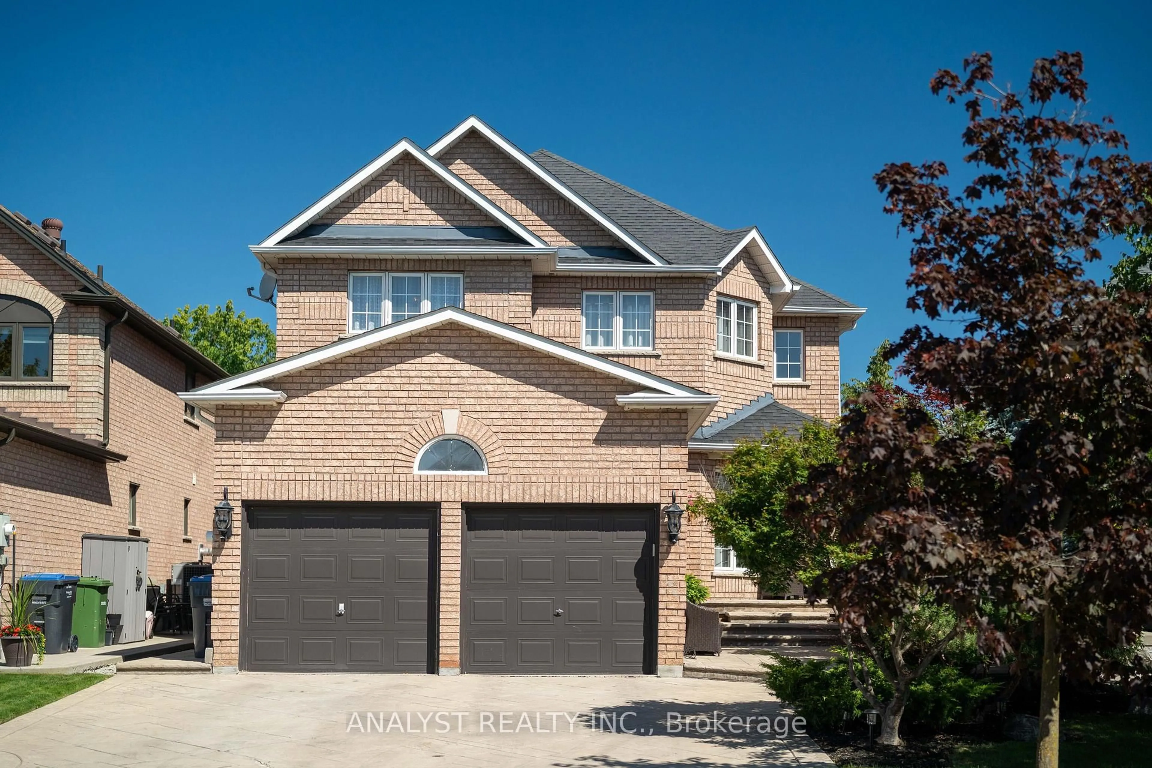 Home with brick exterior material, street for 216 Waterbury St, Caledon Ontario L7E 2H9