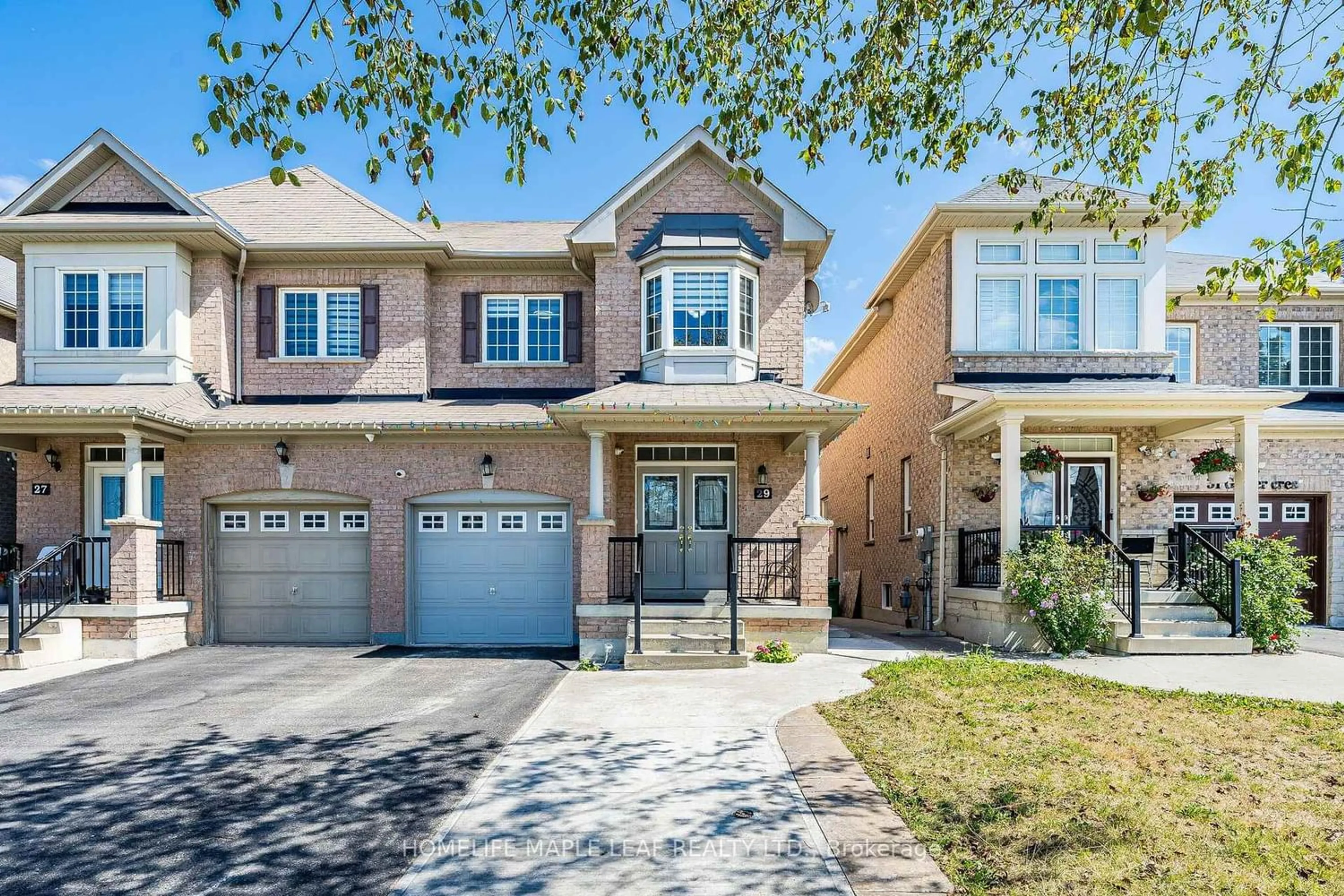 Home with brick exterior material, street for 29 Gower Cres, Brampton Ontario L6R 0Y1