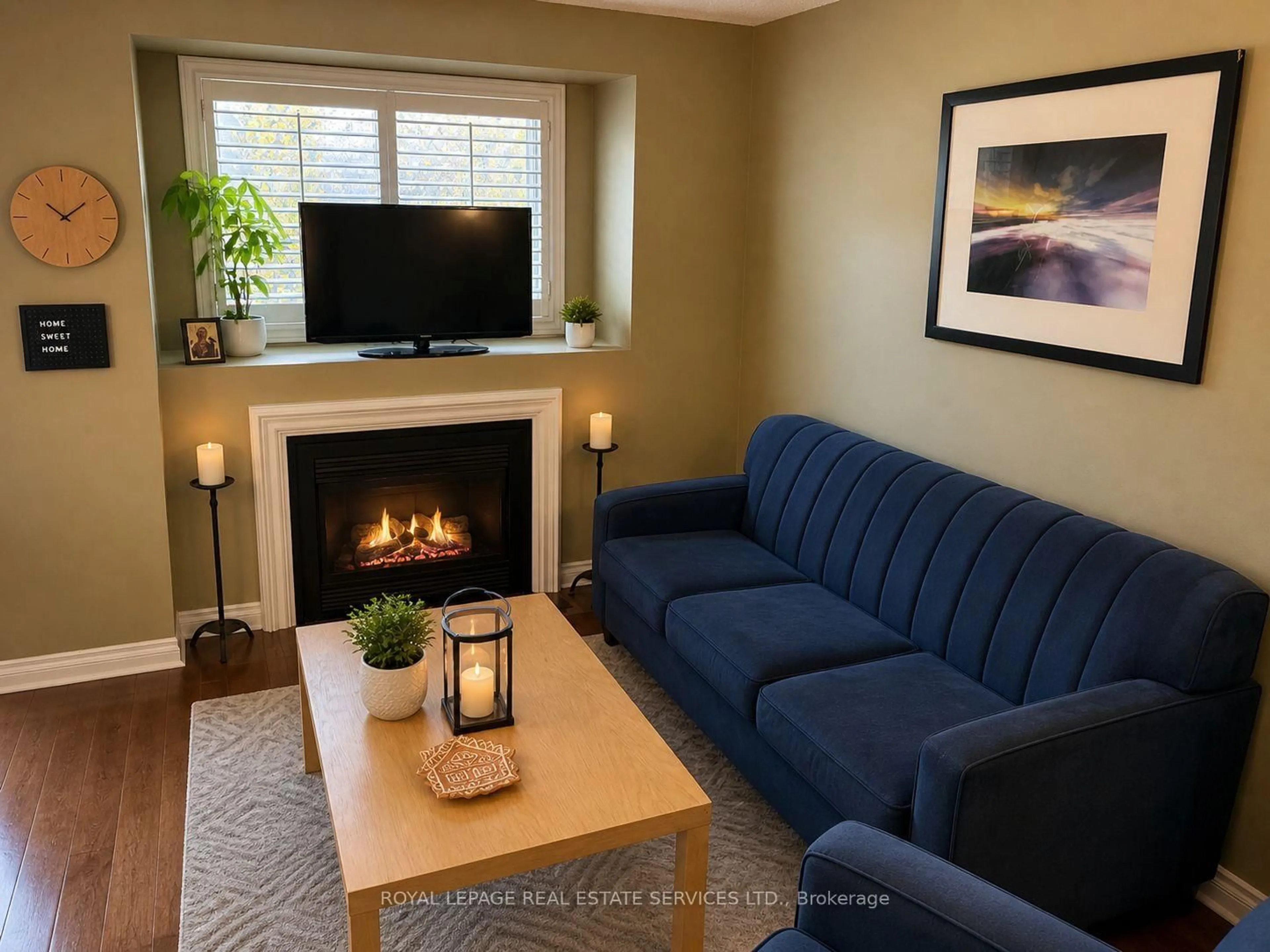 Living room with furniture, unknown for 2920 Headon Forest Dr #35, Burlington Ontario L7M 4H1