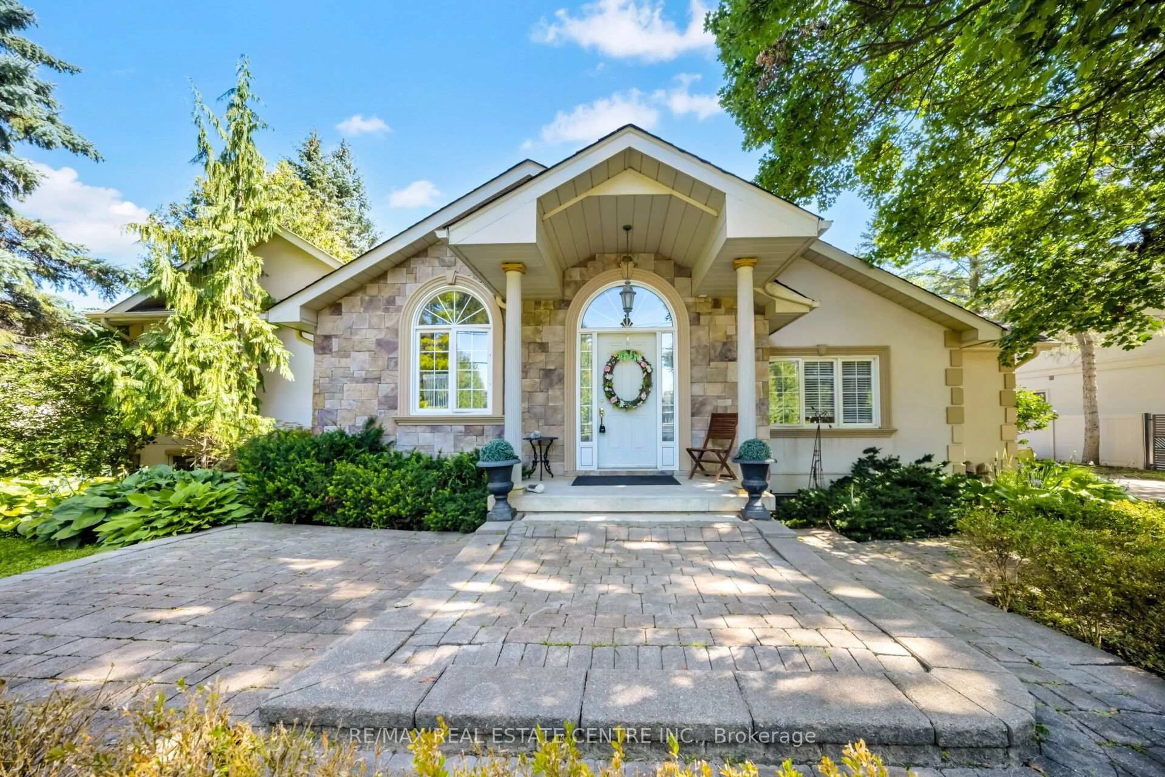 Home with brick exterior material, street for 6961 Second Line, Mississauga Ontario L5W 1A1