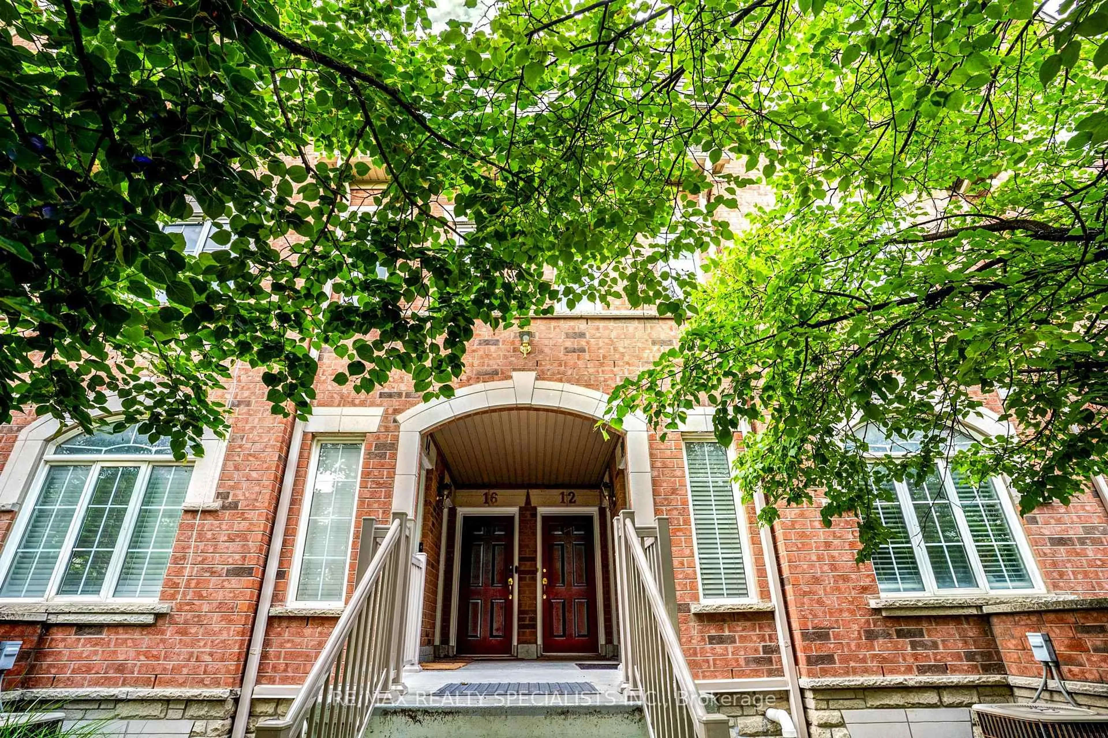 Home with brick exterior material, street for 615 Shoreline Dr #11, Mississauga Ontario L5B 4K4