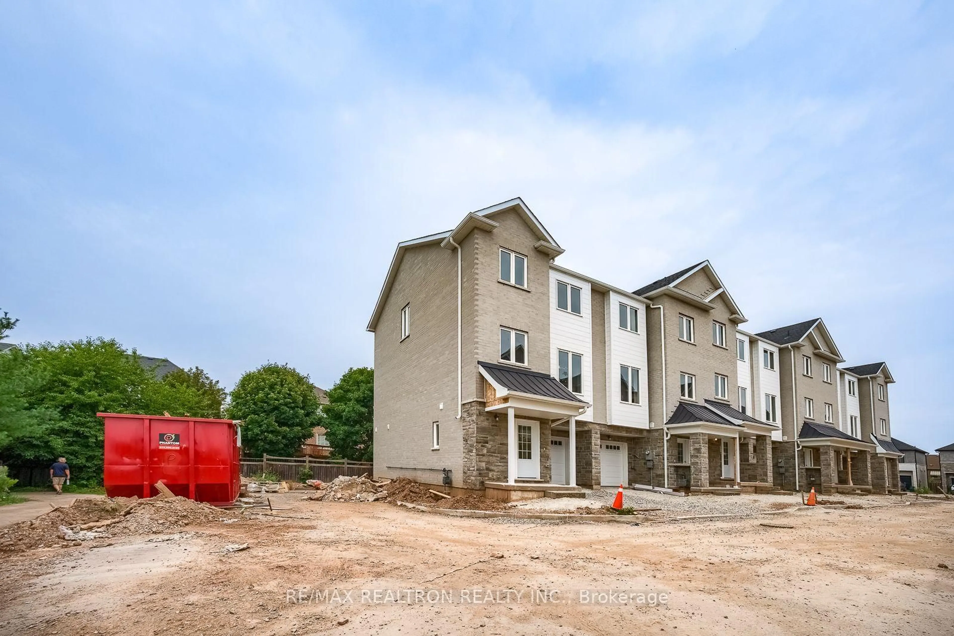 Unknown for 5261 Heeks Common, Burlington Ontario L7L 7B6