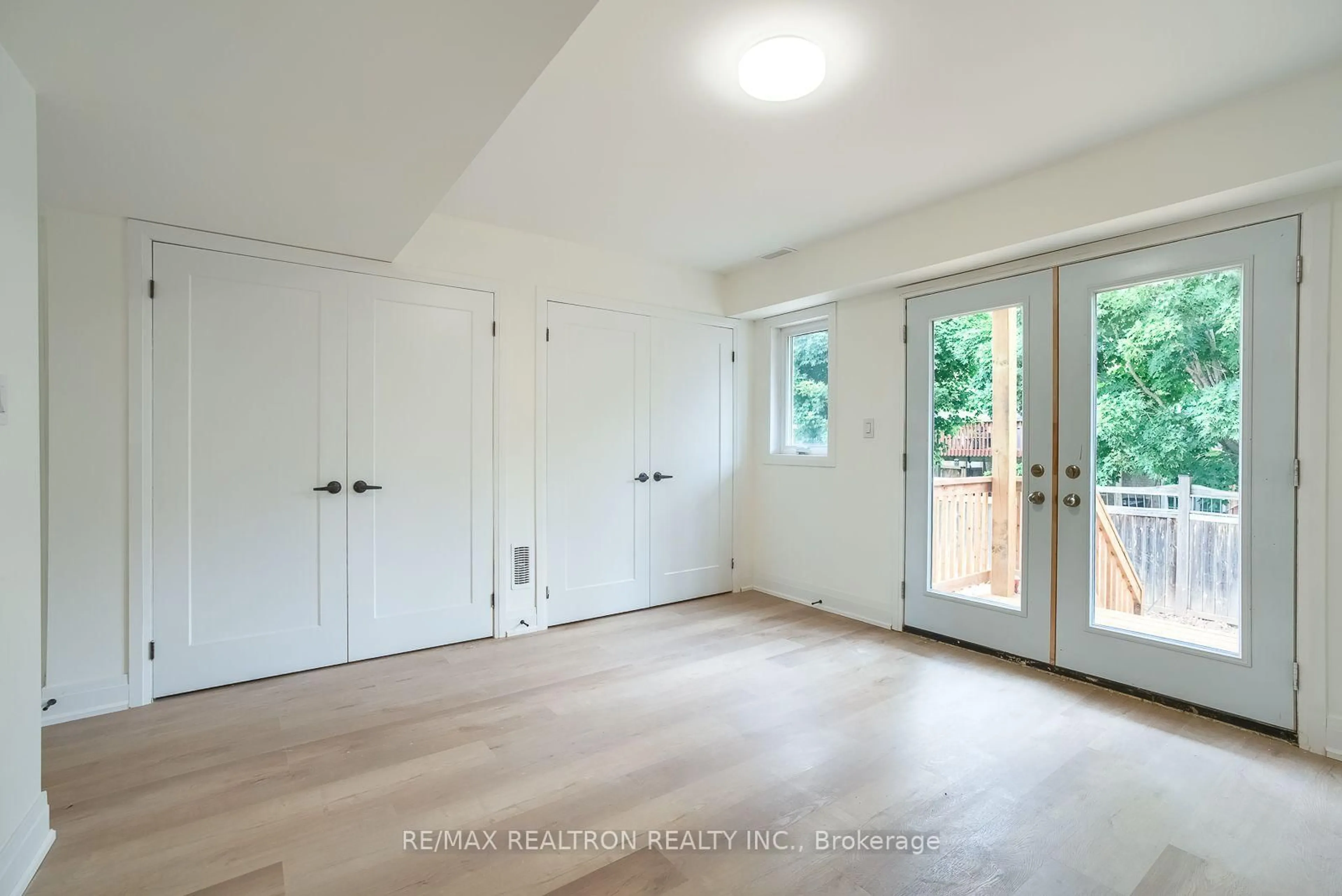 A pic of a room for 5261 Heeks Common, Burlington Ontario L7L 7B6