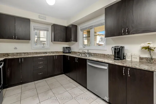 200 Veterans Dr #10, Brampton 5