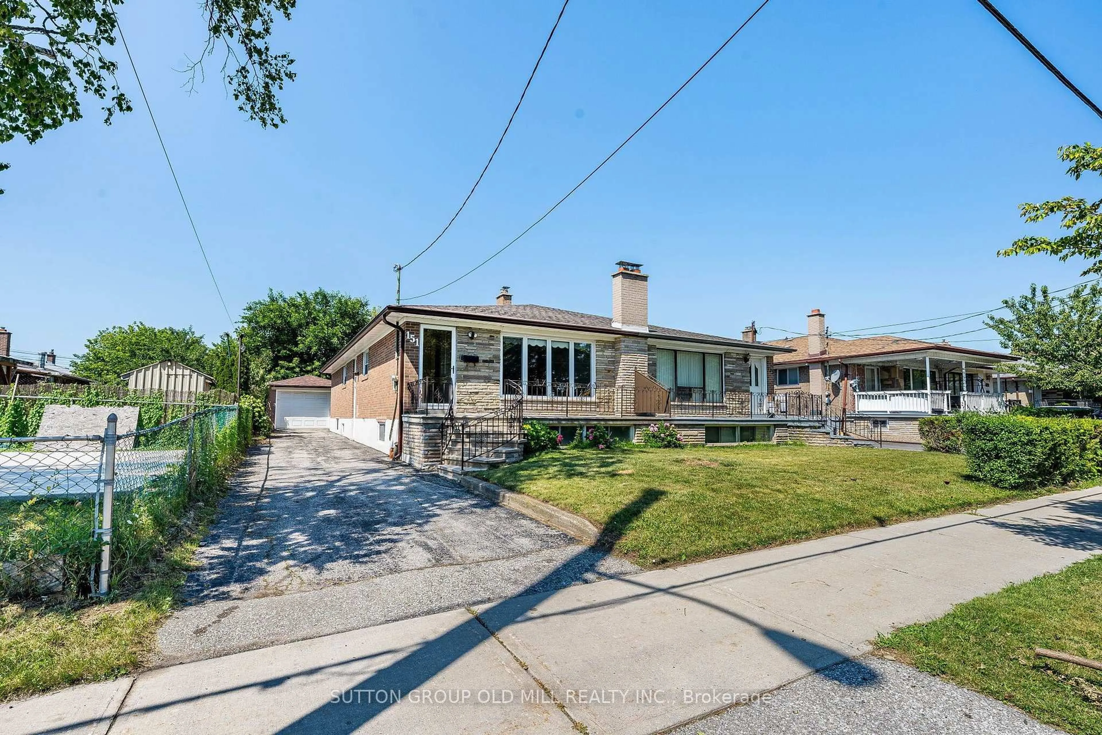 Unknown for 151 Lanyard Rd, Toronto Ontario M9M 1Z3