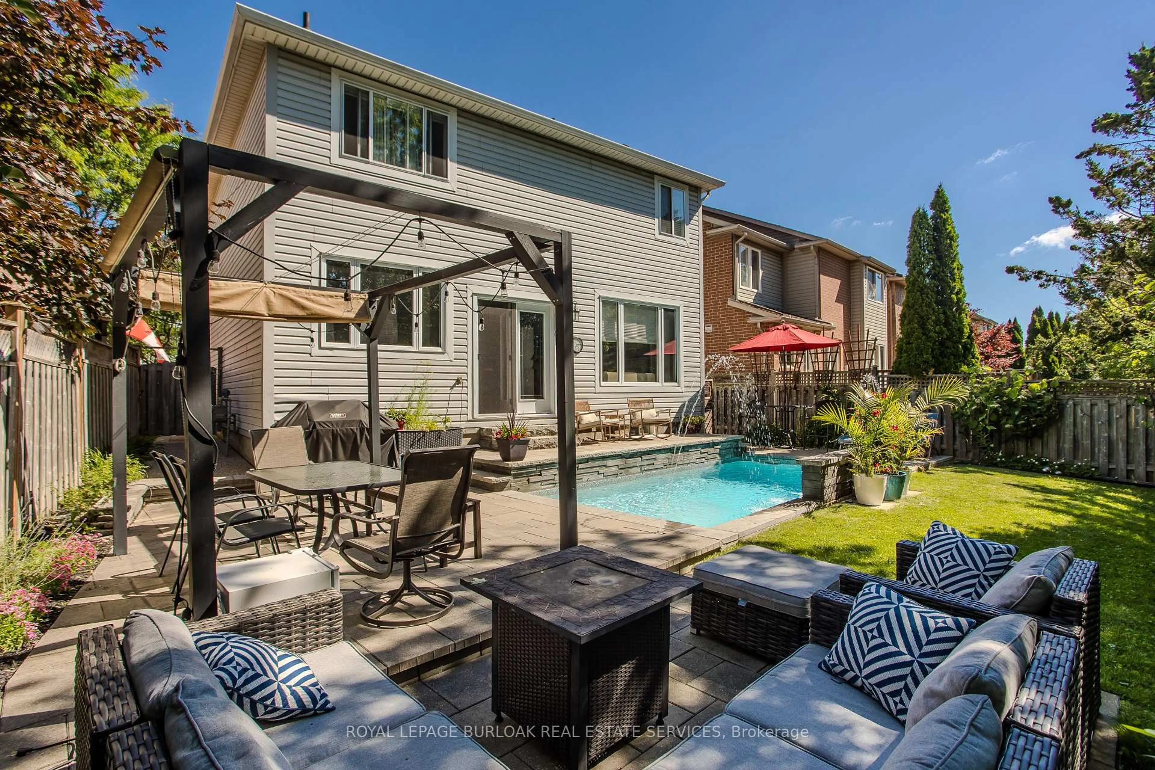 Patio, street for 5174 Ravine Cres, Burlington Ontario L7L 6N2